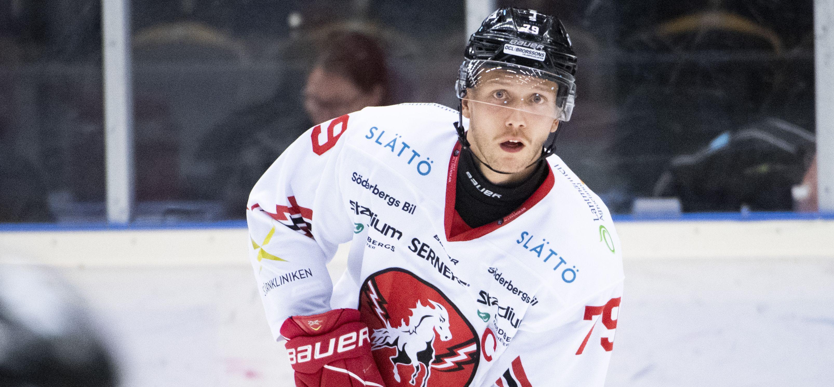 Ett tungt avbräck för det allsvenska laget - forwarden utnyttjar klausulen i kontraktet