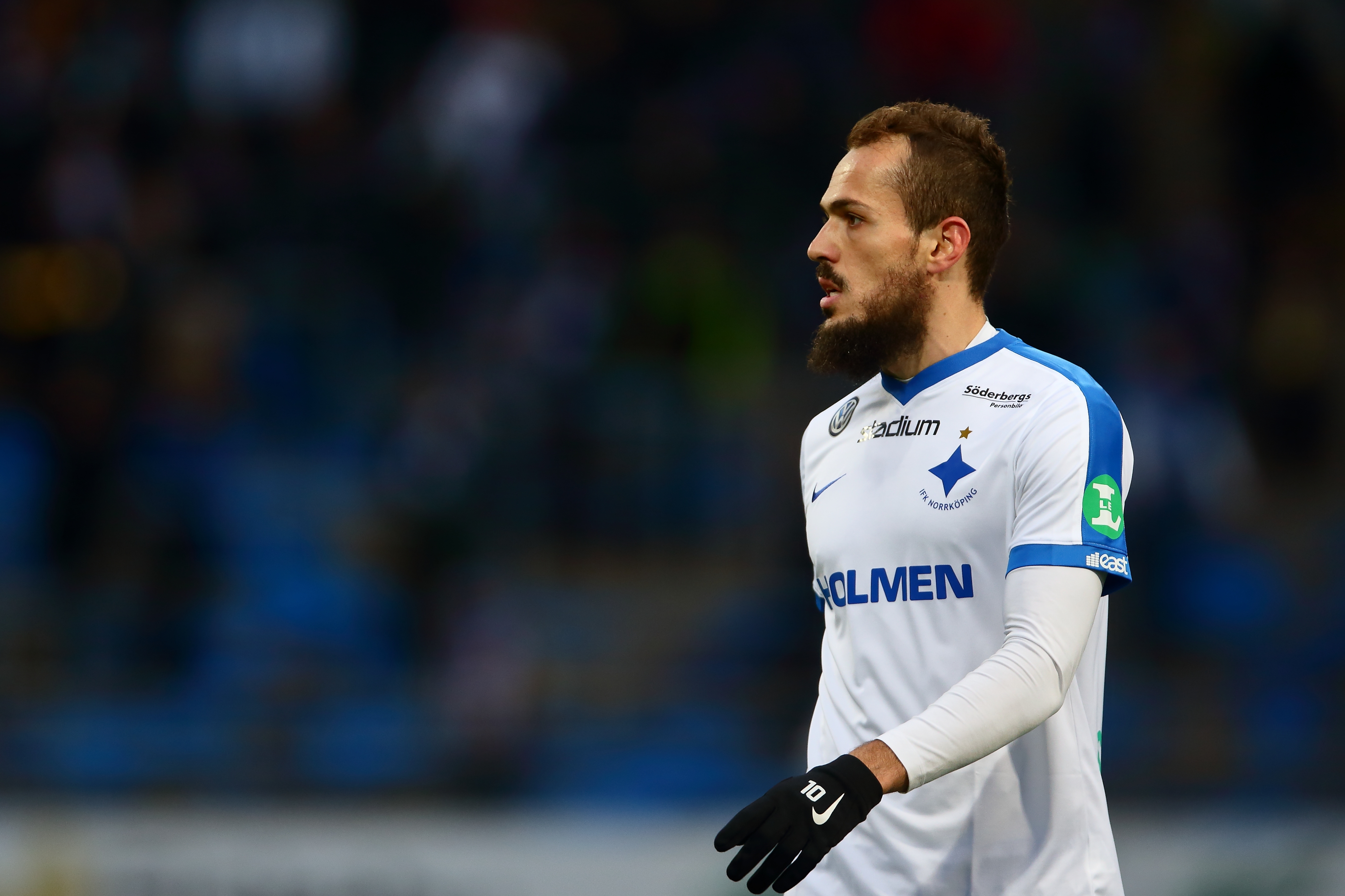 Emir Kujovic har landat på Arlanda - på väg till Allsvenskan?