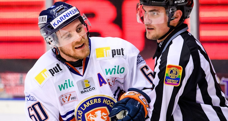 Den defensivt skicklige centern förlänger kontraktet med SHL-klubben