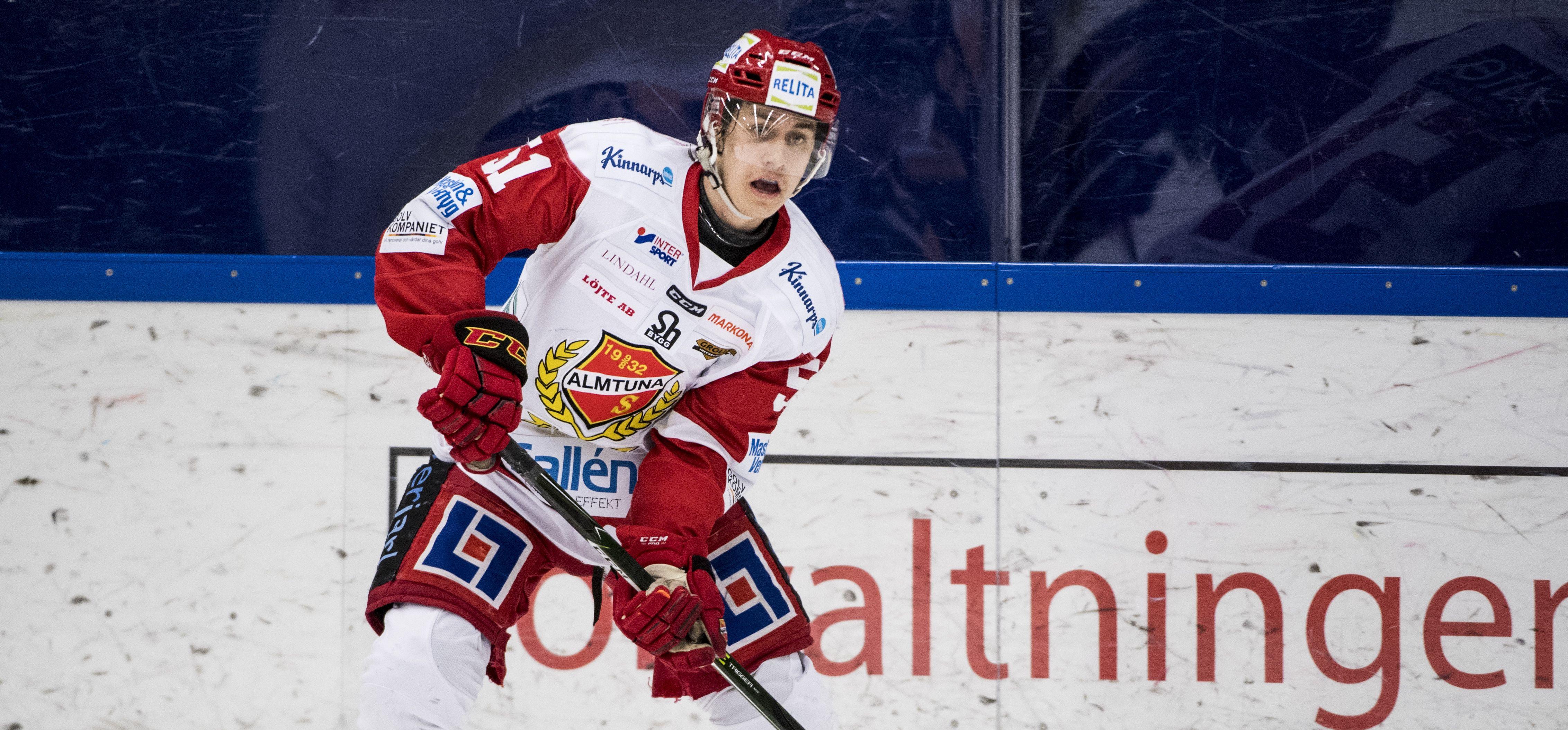 Inledde säsongen i Hockeyettan - nu blir han kvar i HockeyAllsvenskan resten av säsongen