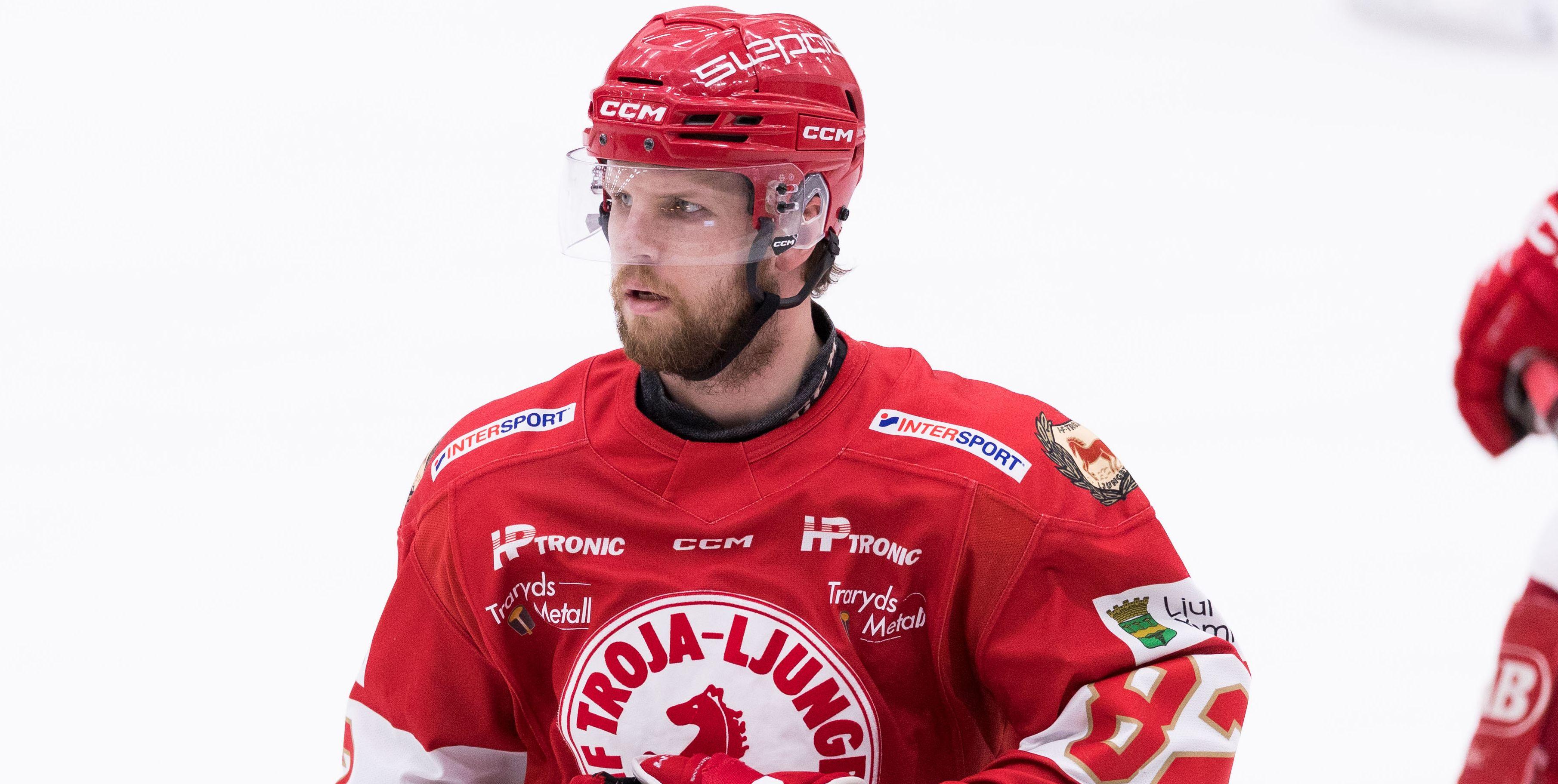 Svarade för 20 poäng i HockeyAllsvenskan den gångna säsongen - nu blir det spel utomlands