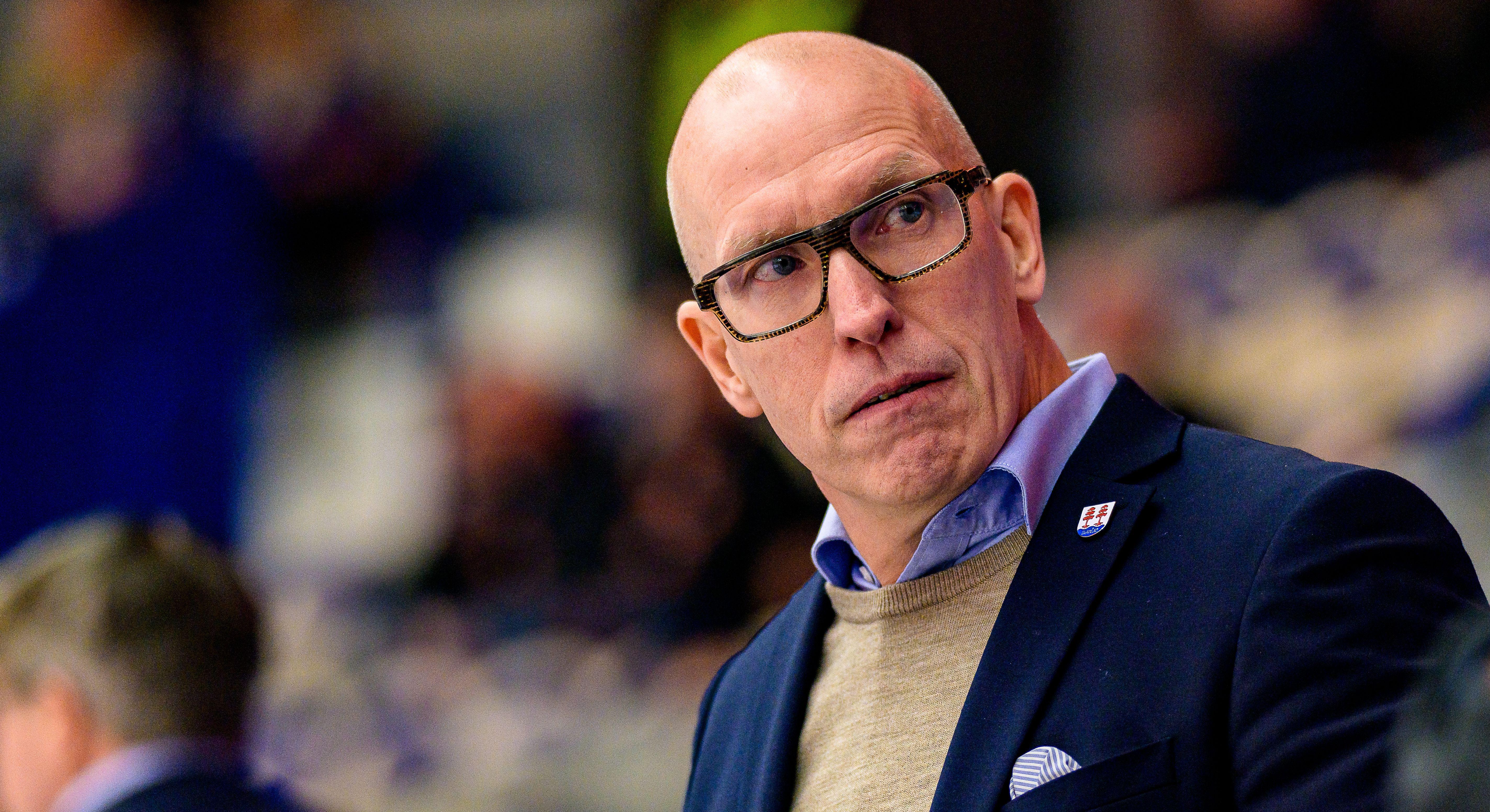 Tränaren får sparken inför kvalspelet