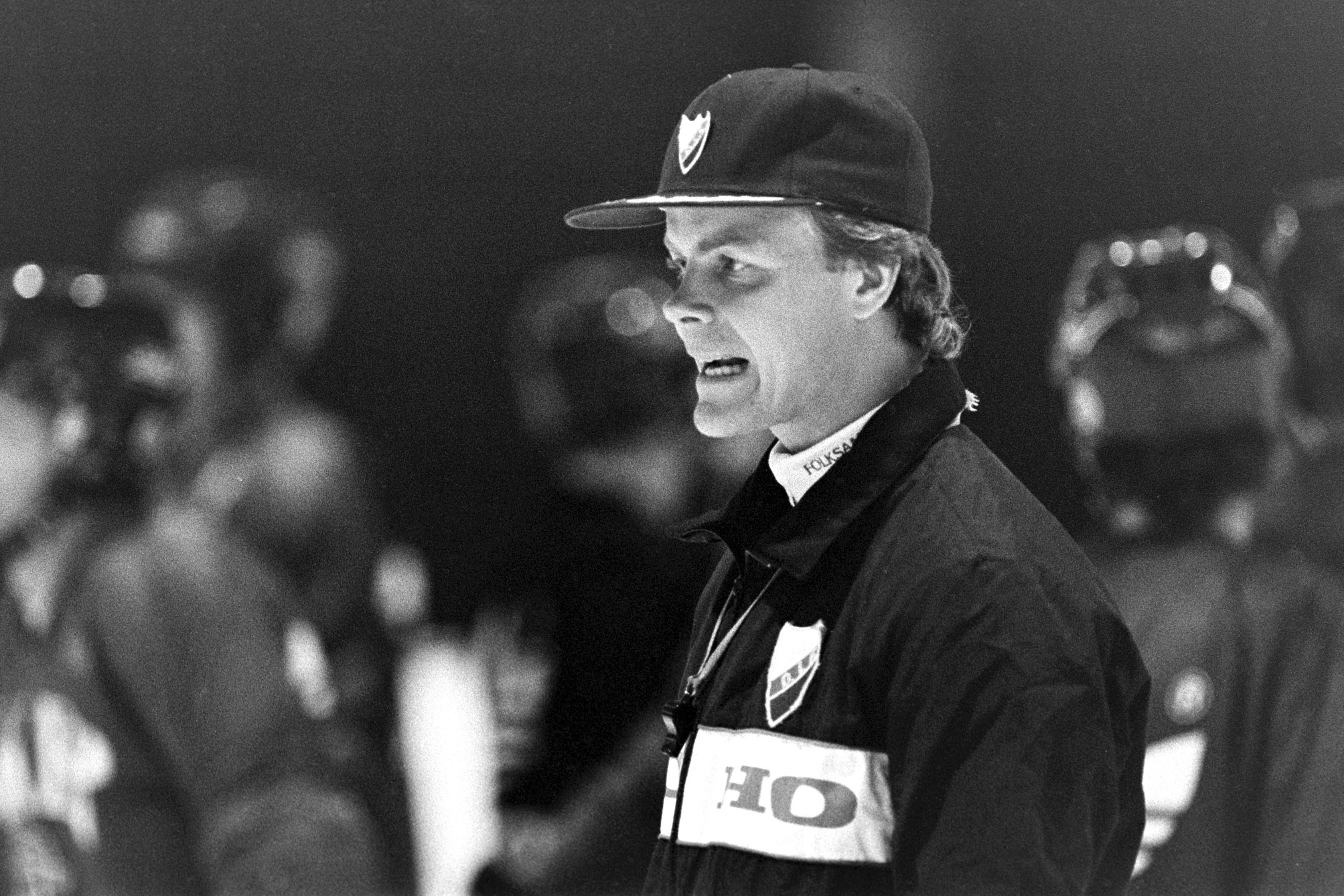 Gunnar Svensson: "Du behöver inte ha någon bakgrund för att uttala dig, framför allt inte på Twitter"