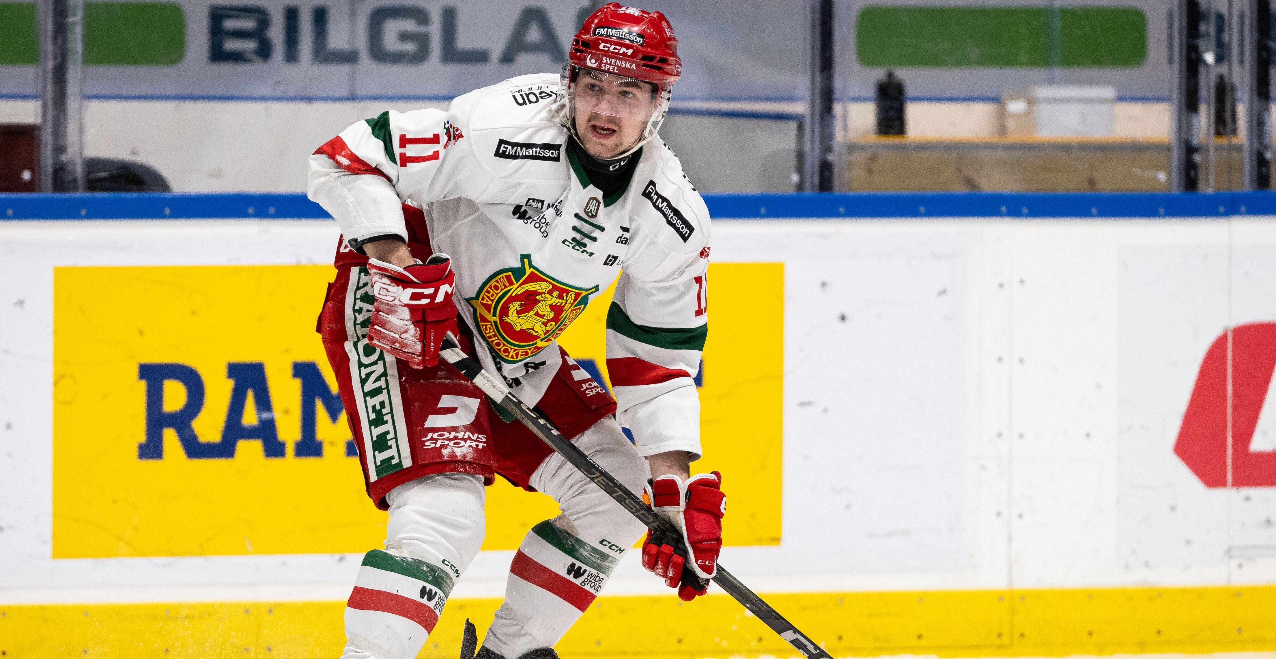 Forwarden förlänger kontraktet med den allsvenska klubben