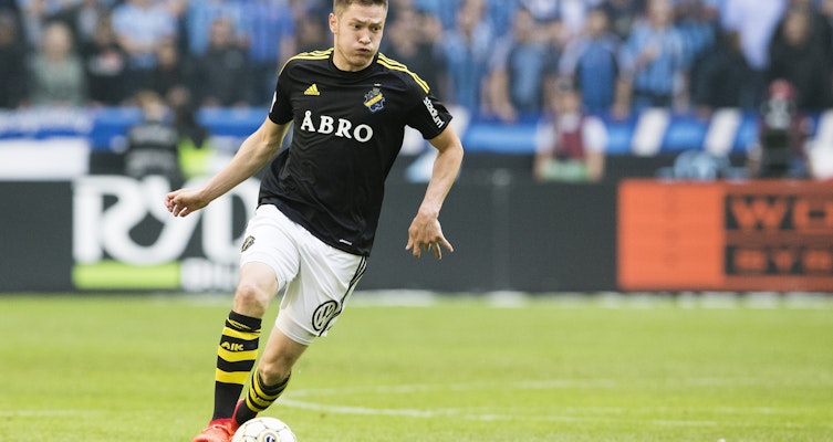 Uppgifter: Försvararen erbjuds inget nytt kontrakt med AIK