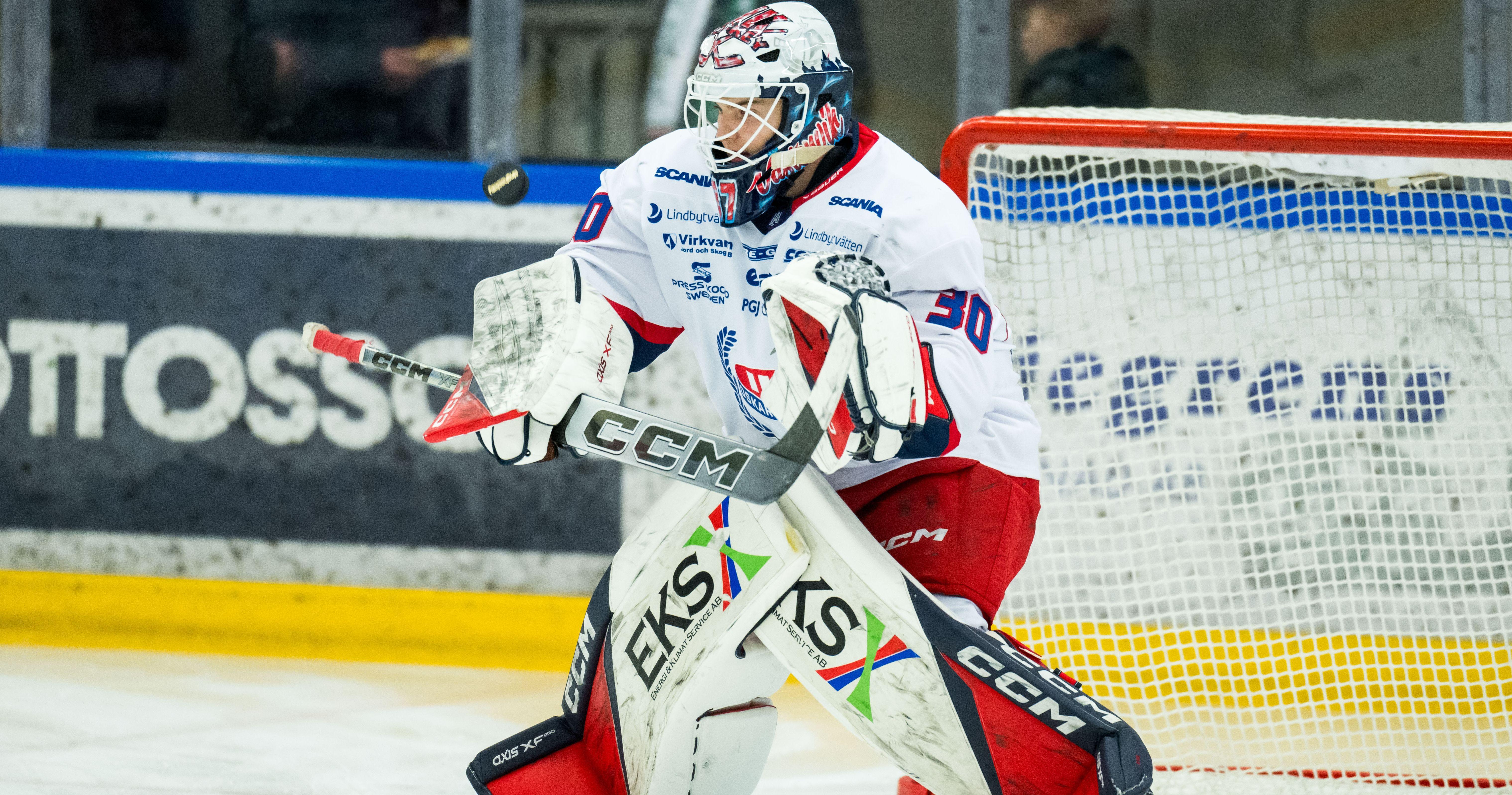 Lånar ut målvakten och tackar av flera spelare