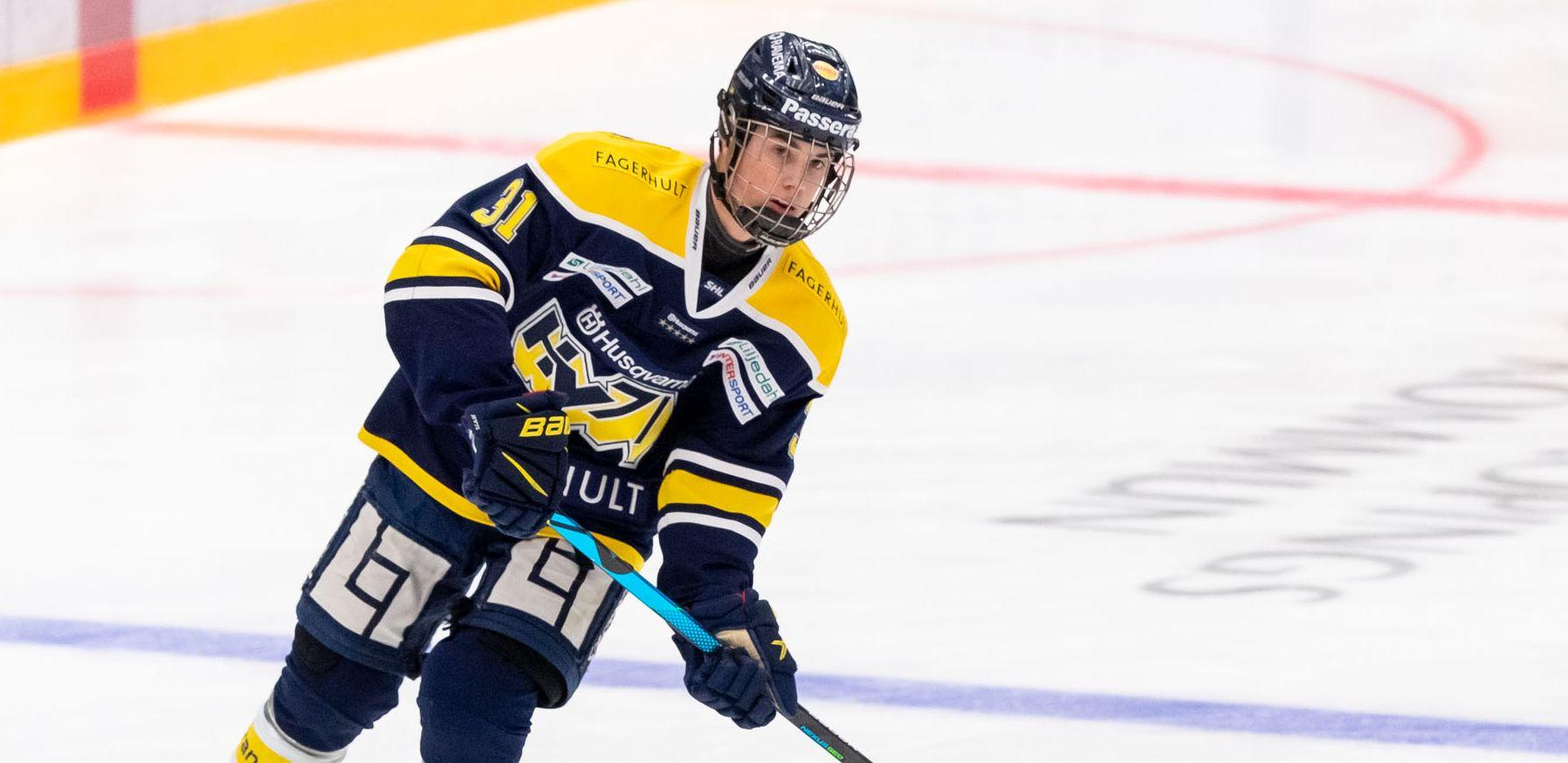 16-åringen går in på sju backar i HV71