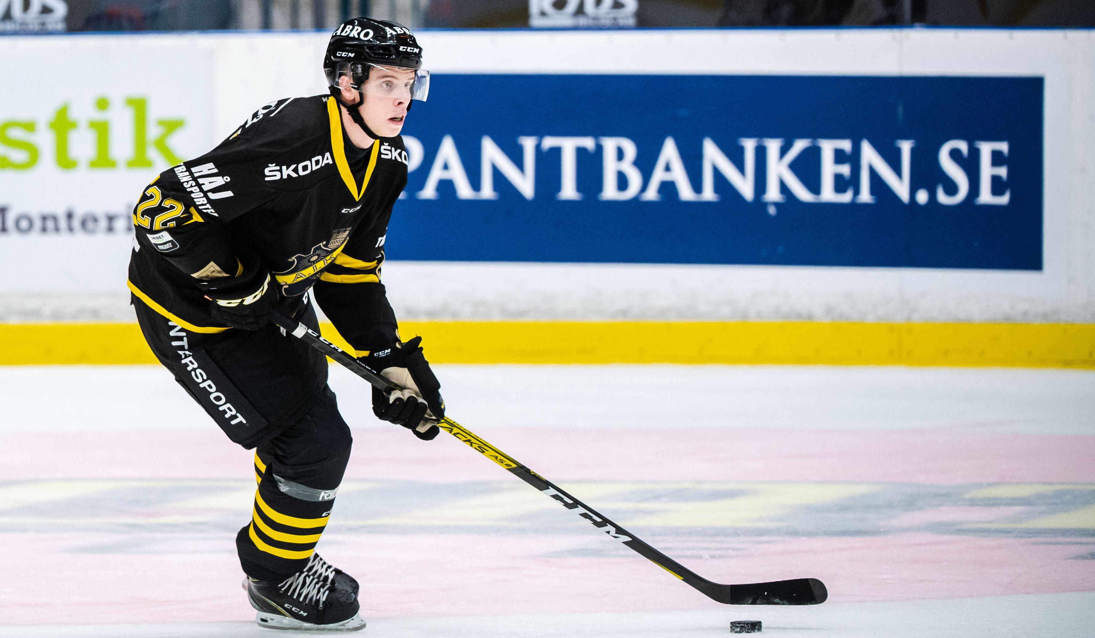 Mora värvar från seriekonkurrenten