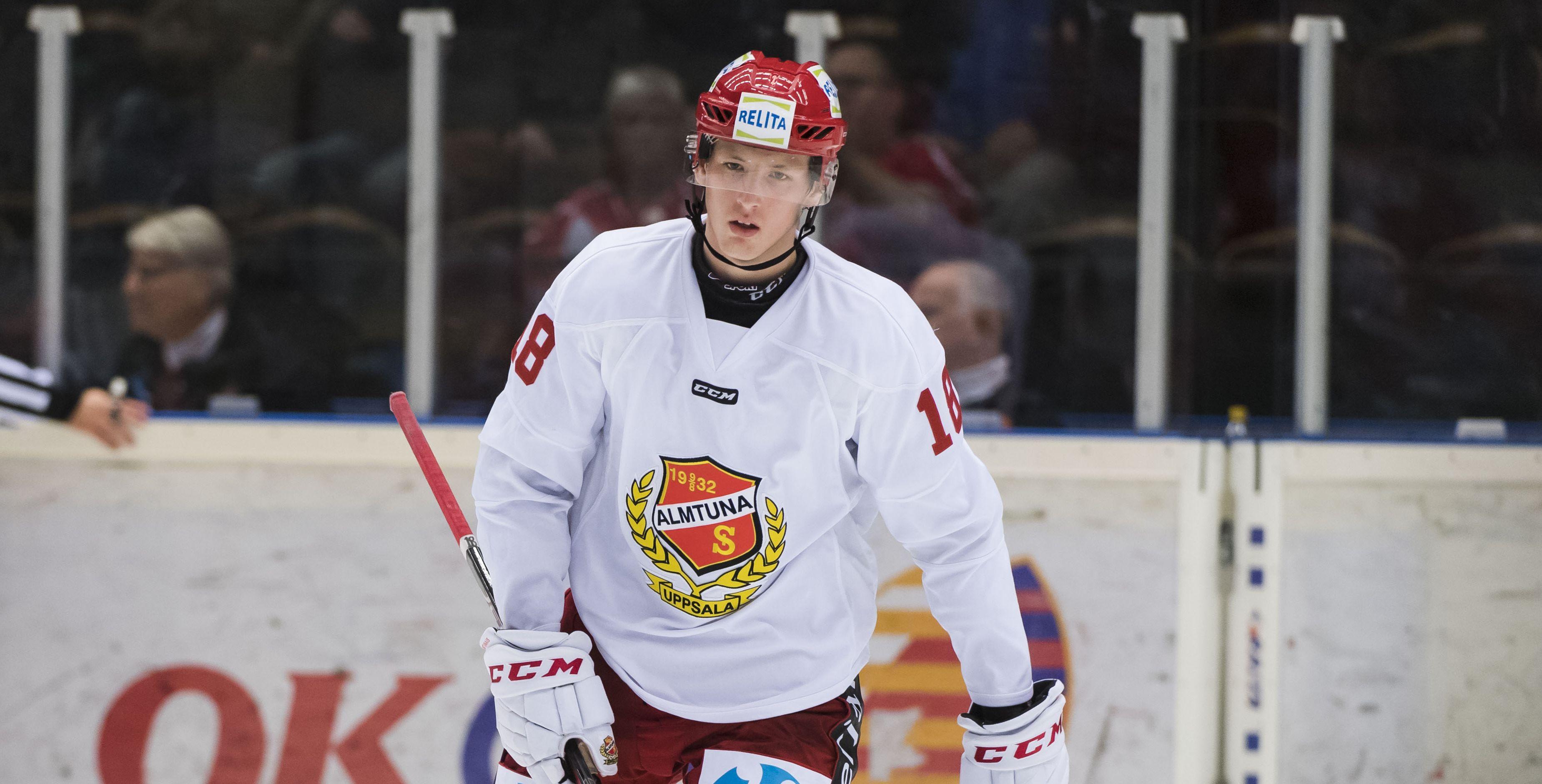 Den juniorlandslagsmeriterade centern har skrivit på