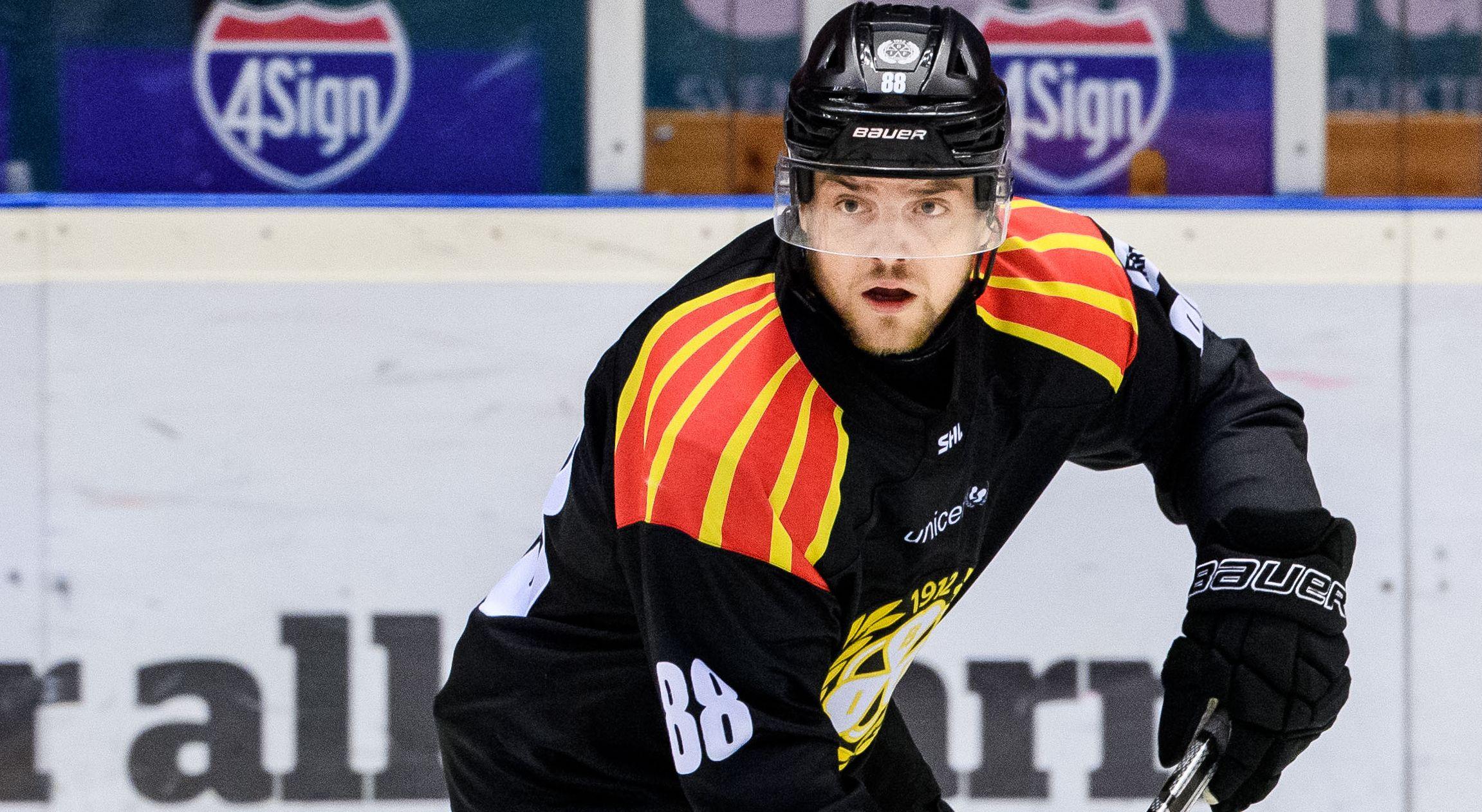 Jaedon Descheneau blir kvar i SHL