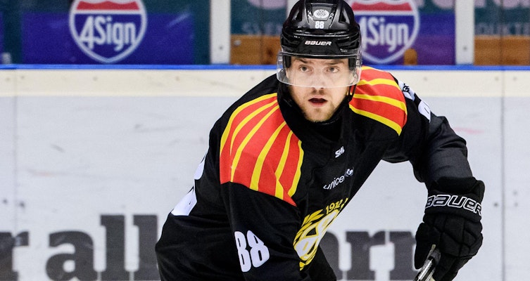 Jaedon Descheneau blir kvar i SHL