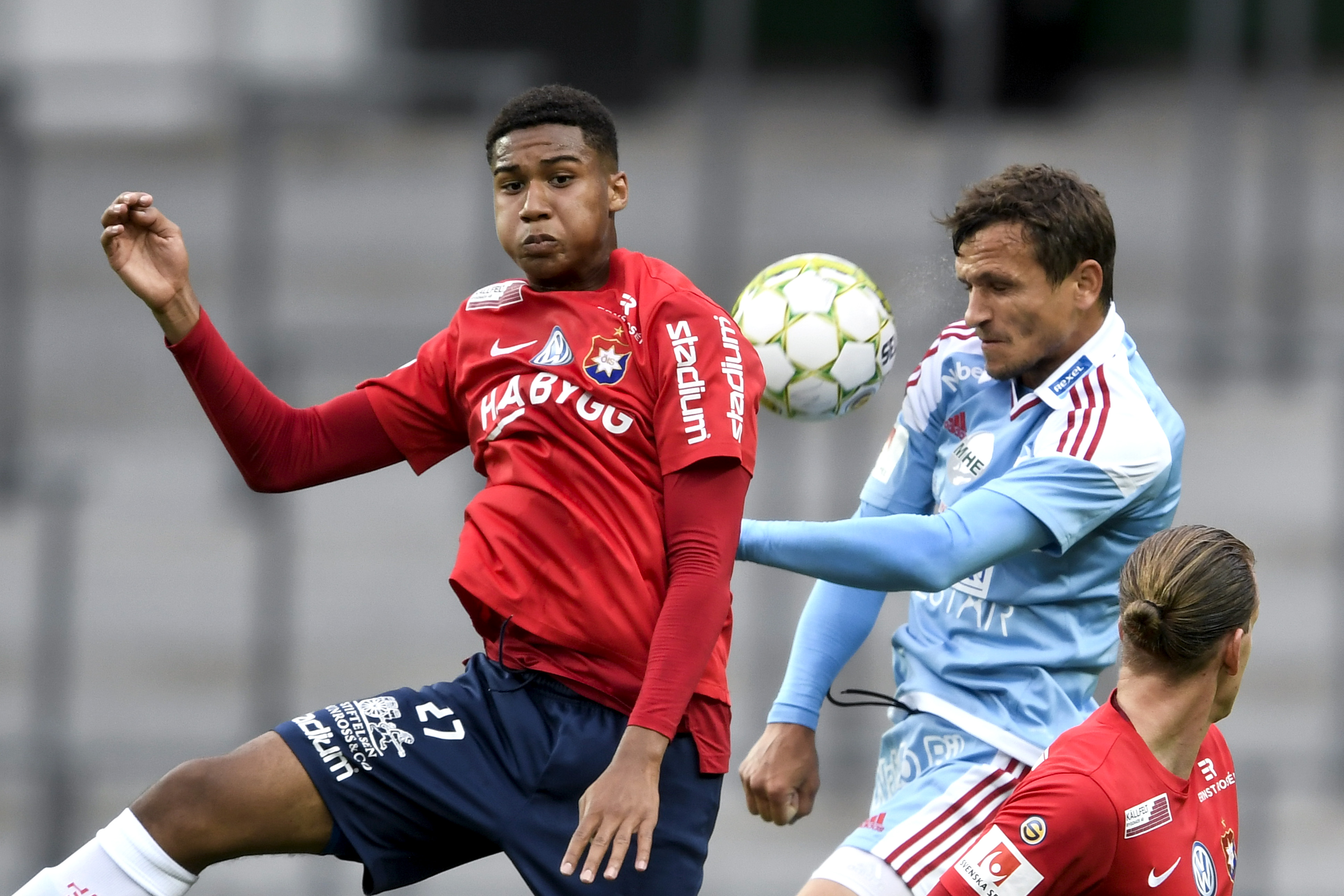 Mittfältaren förlänger med Örgryte IS