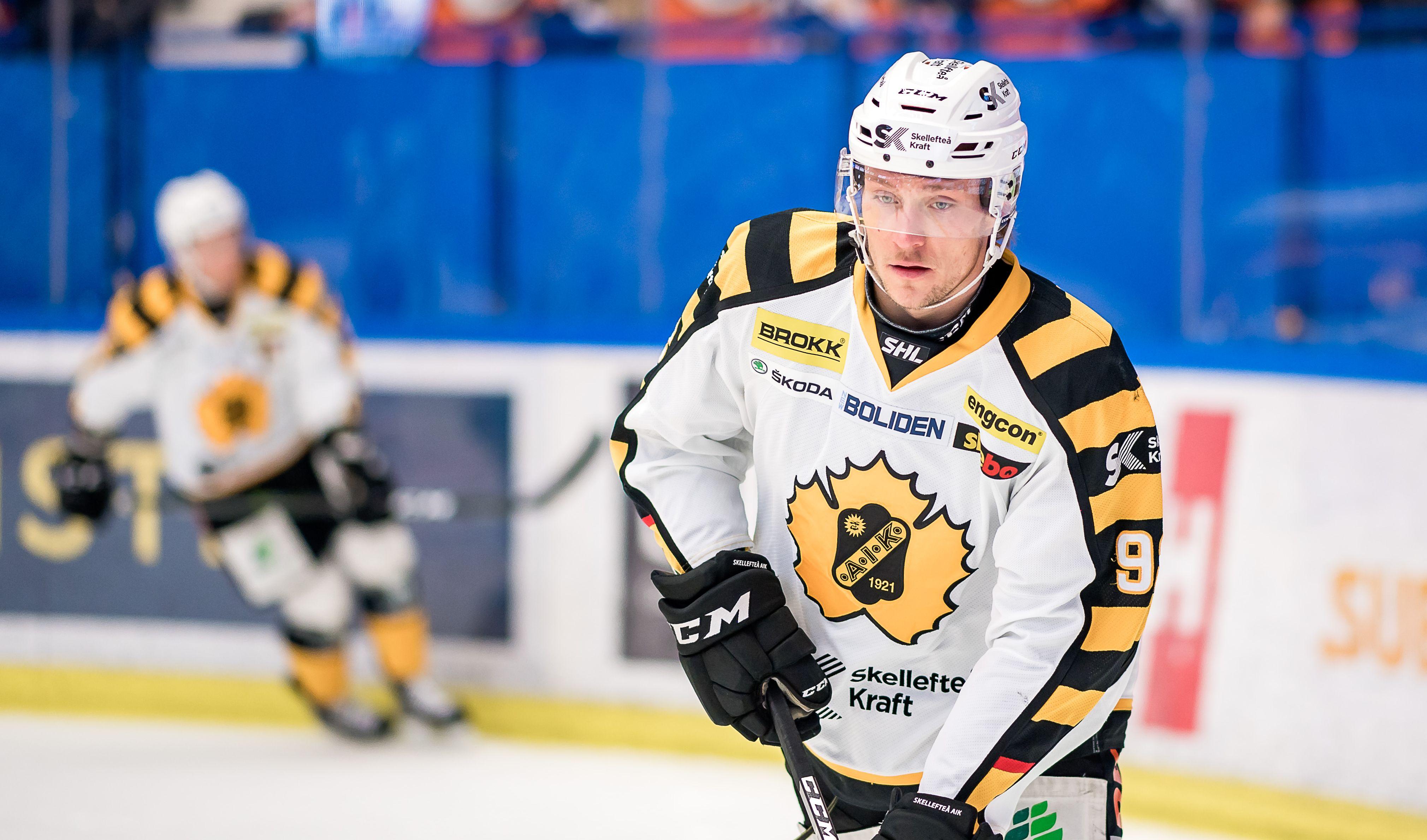 Skellefteå-forwarden är klar för seriekonkurrenten