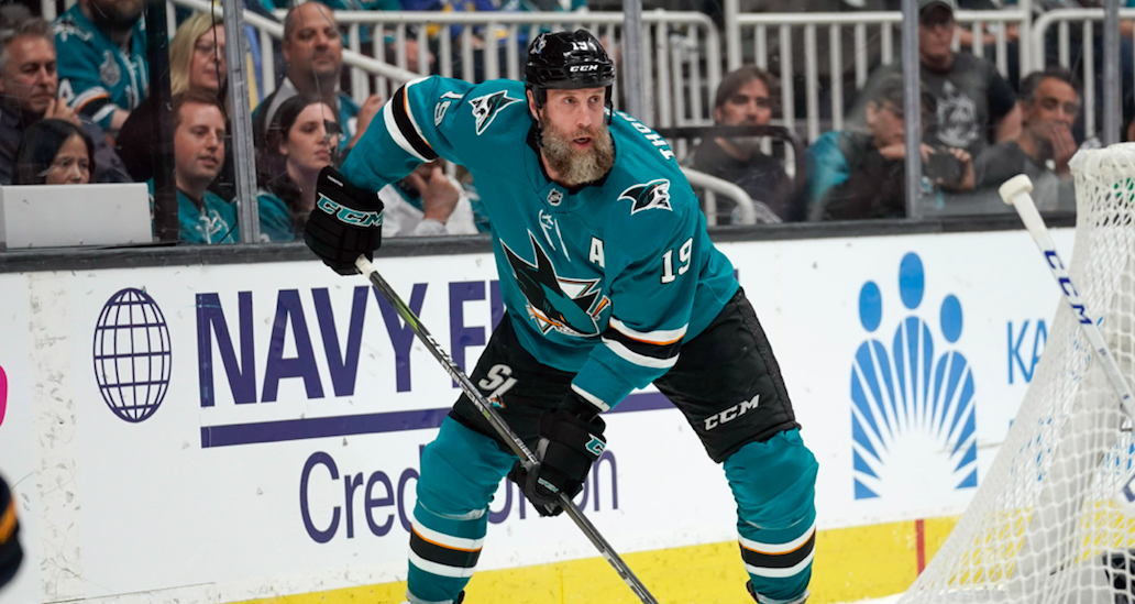 40-åringen fortsätter i NHL - halverar sin lön