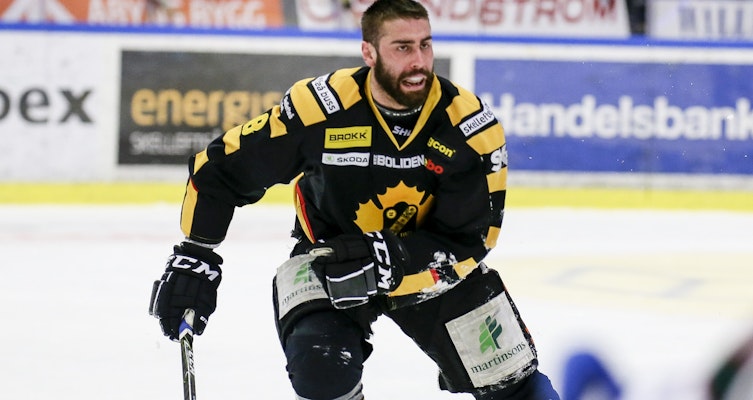 Johan Alm blir kvar i SHL