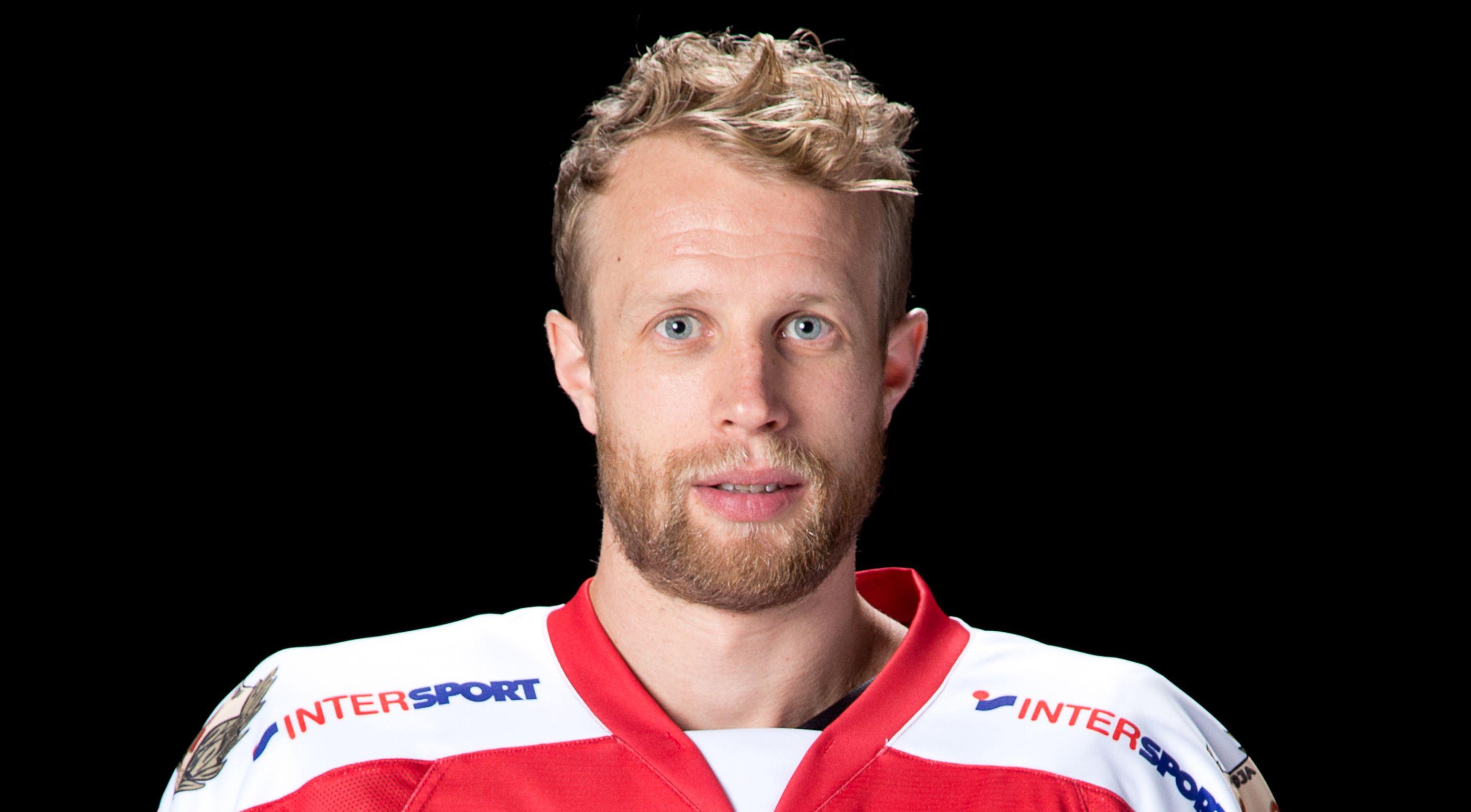 Forwarden avstängd i tre matcher