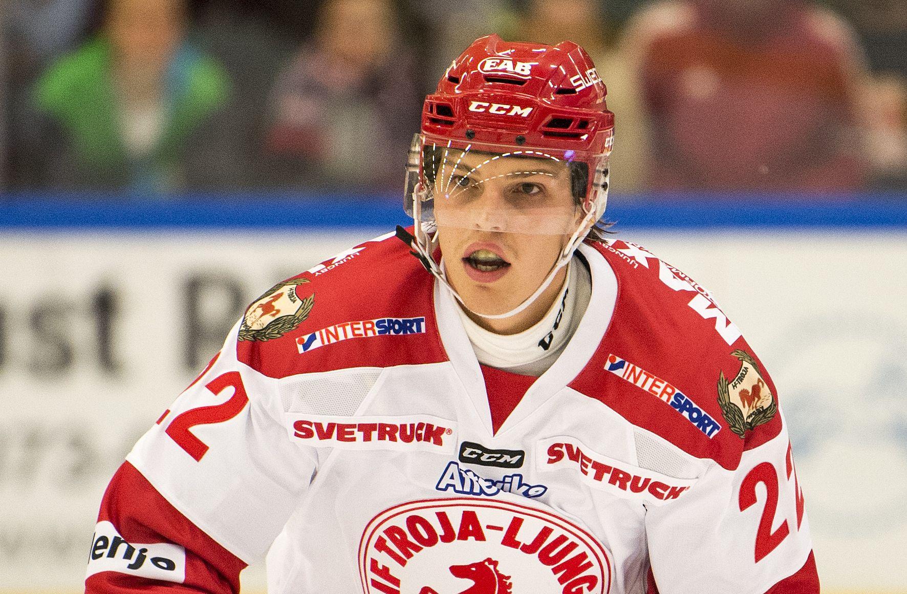 Centern blir kvar i HockeyAllsvenskan