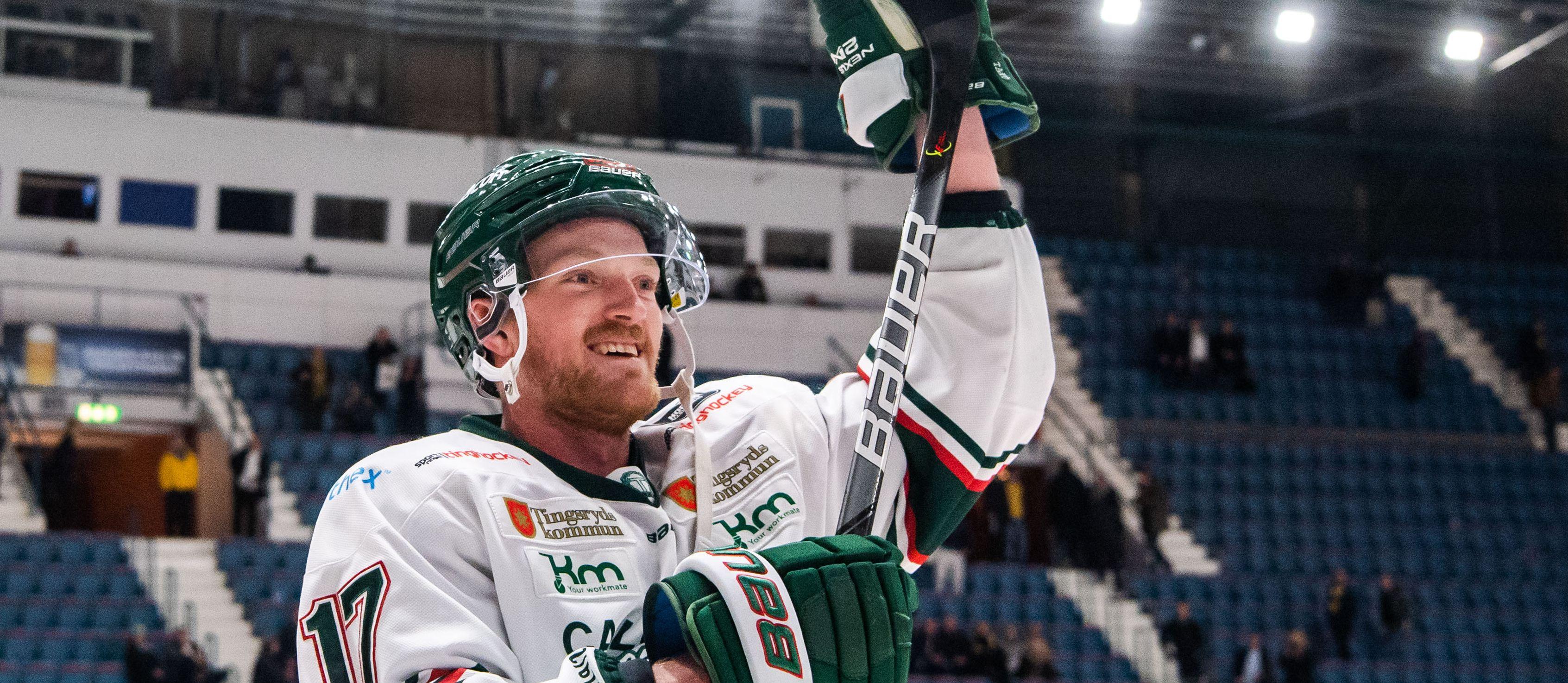 Forwarden avstängd i tre matcher