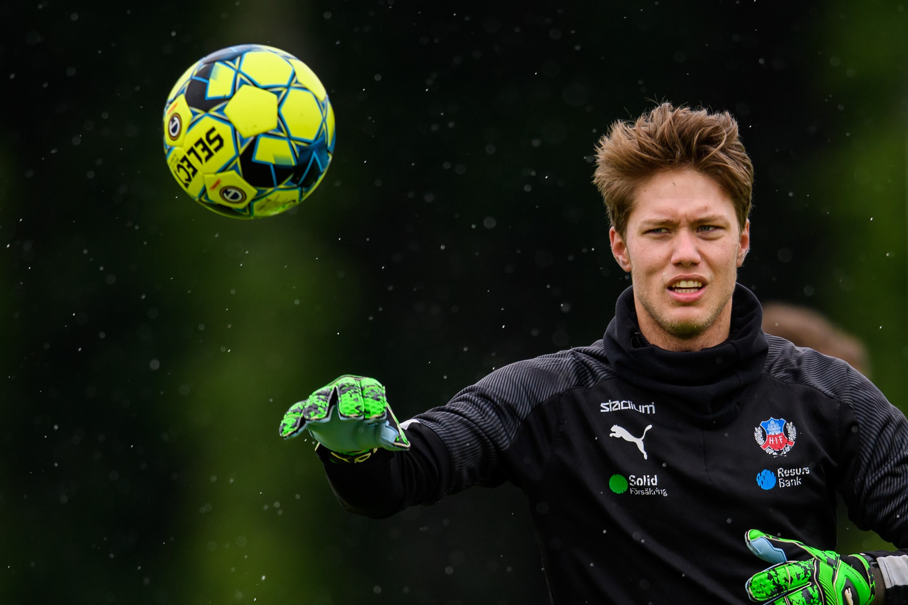 Placerades i allsvensk konkurrent - förlänger nu med HIF