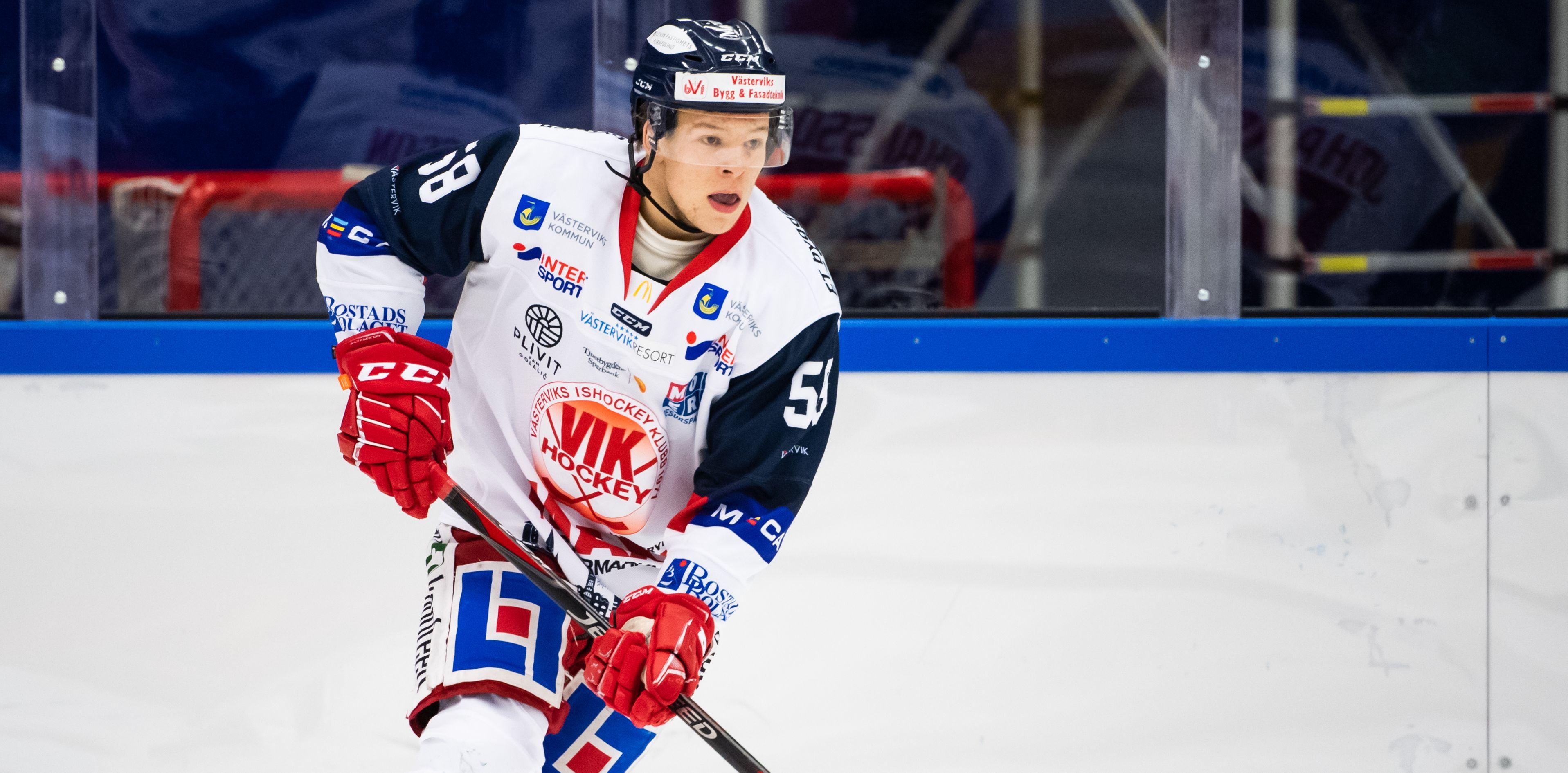 Den juniorlandslagsmeriterade backen förlänger kontraktet med Västervik