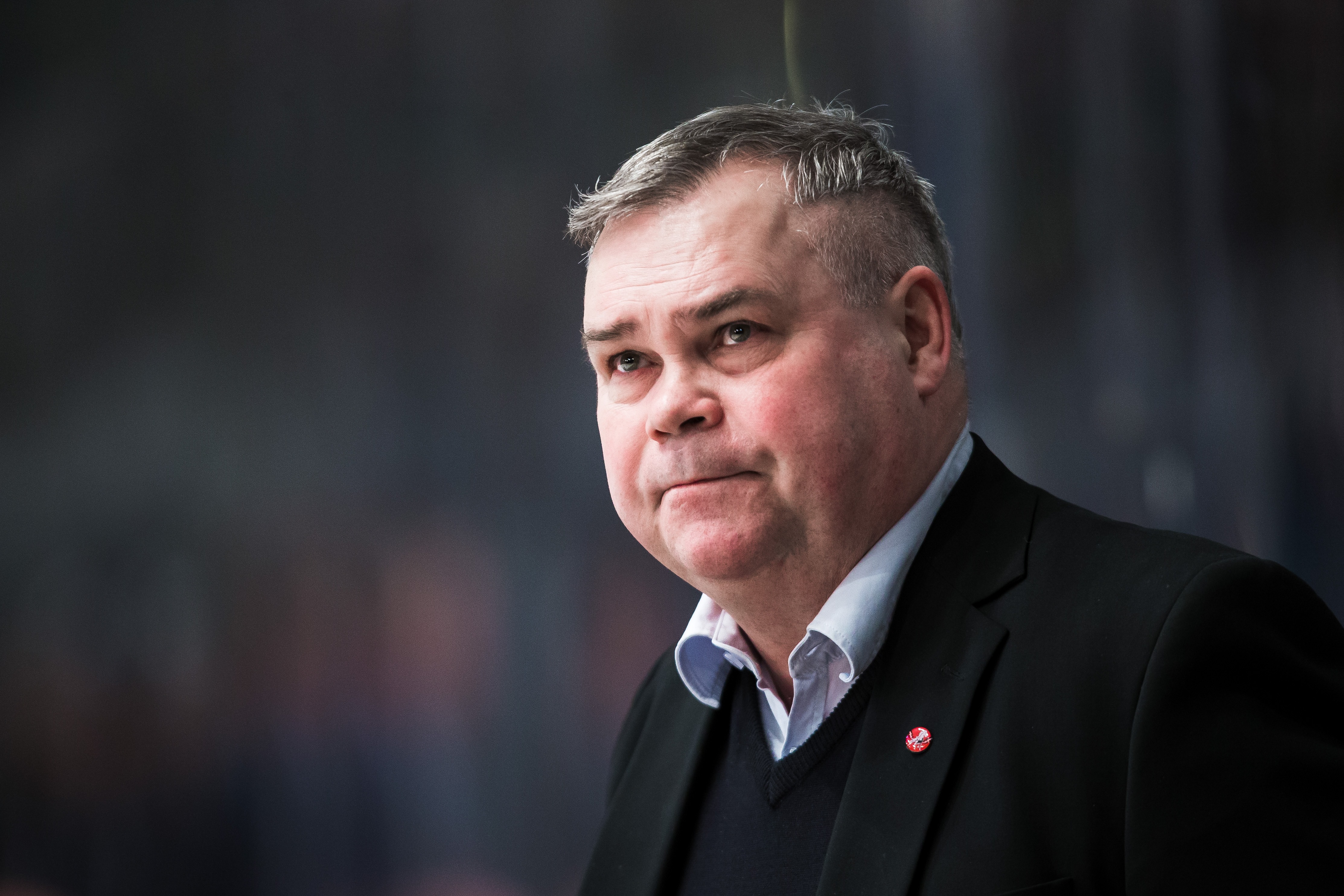 Krisklubben meddelar - tränaren sitter säkert