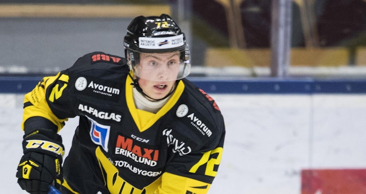 Tränaren dementerar uppgifterna om Västerås-bekantingen