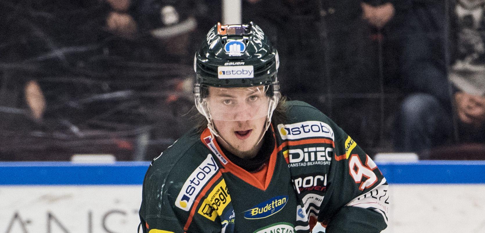 Den 21-årige forwarden med 38 allsvenska matcher på meritlistan hamnar i Division 2