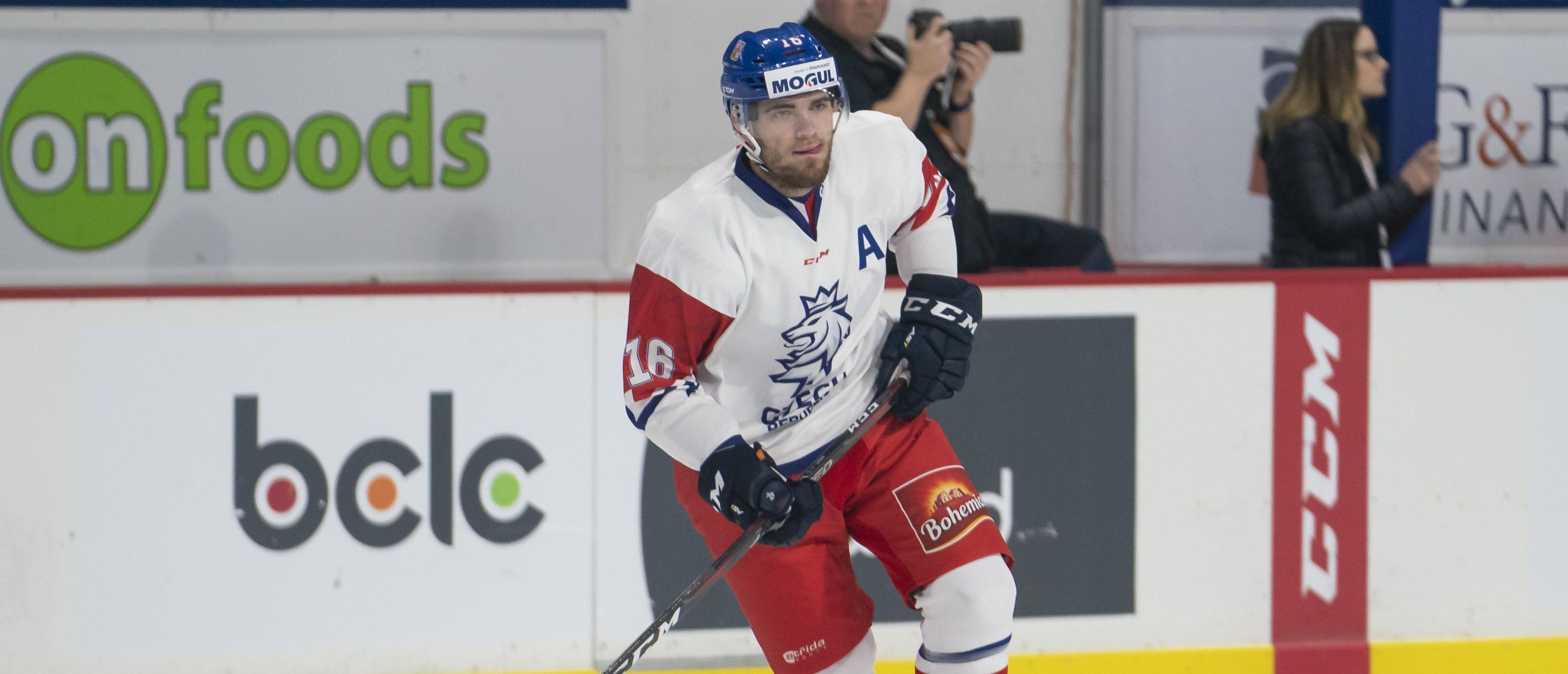 Den NHL-meriterade forwarden presenterad