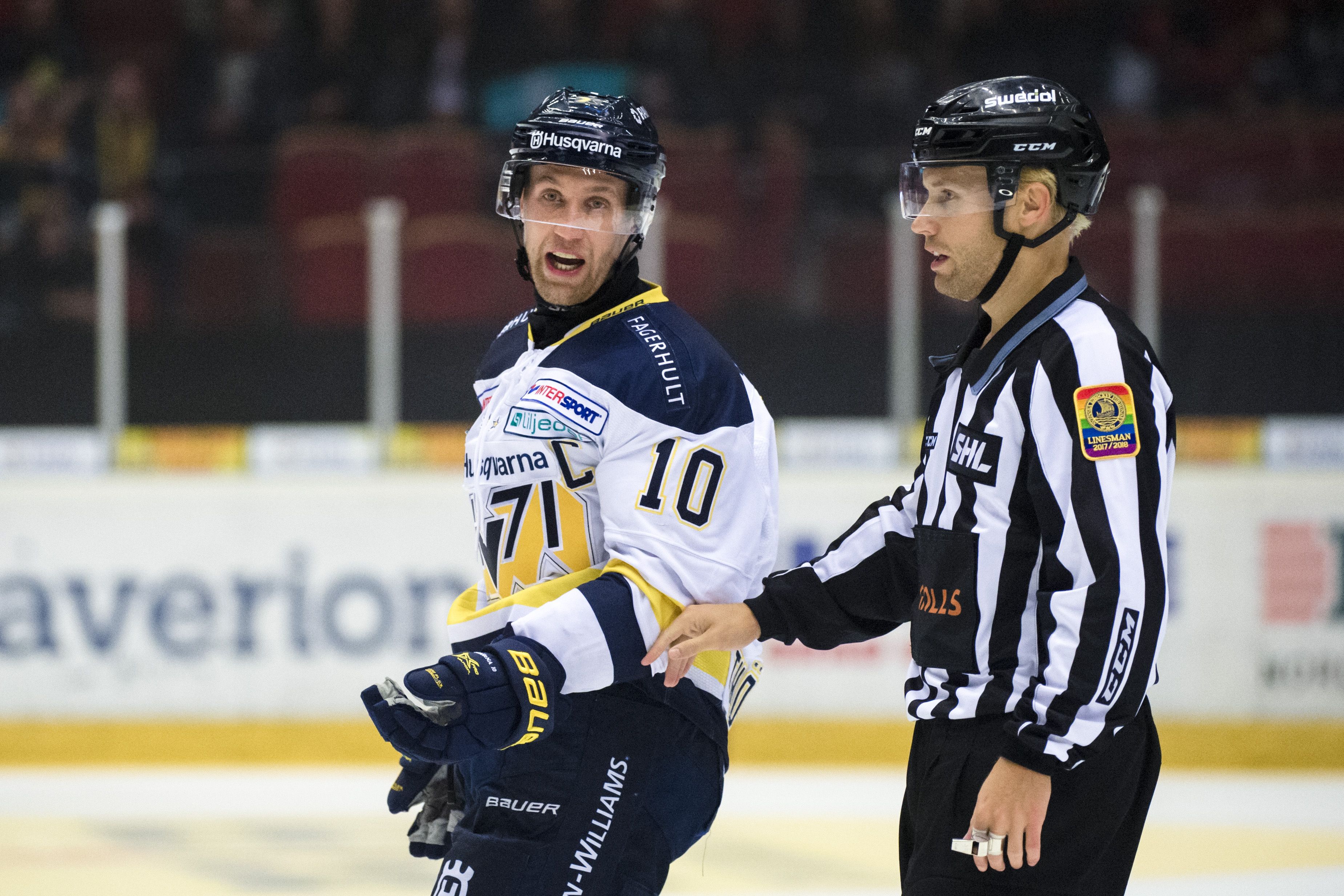 HV71-stjärnan sågar Brynäs hemmapublik