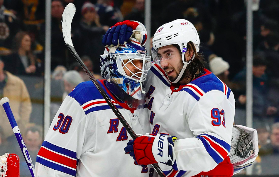 Poängsuccé för svensken - leder poängligan i NHL