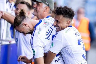 Neffati firar med Kevin Hoog Jansson