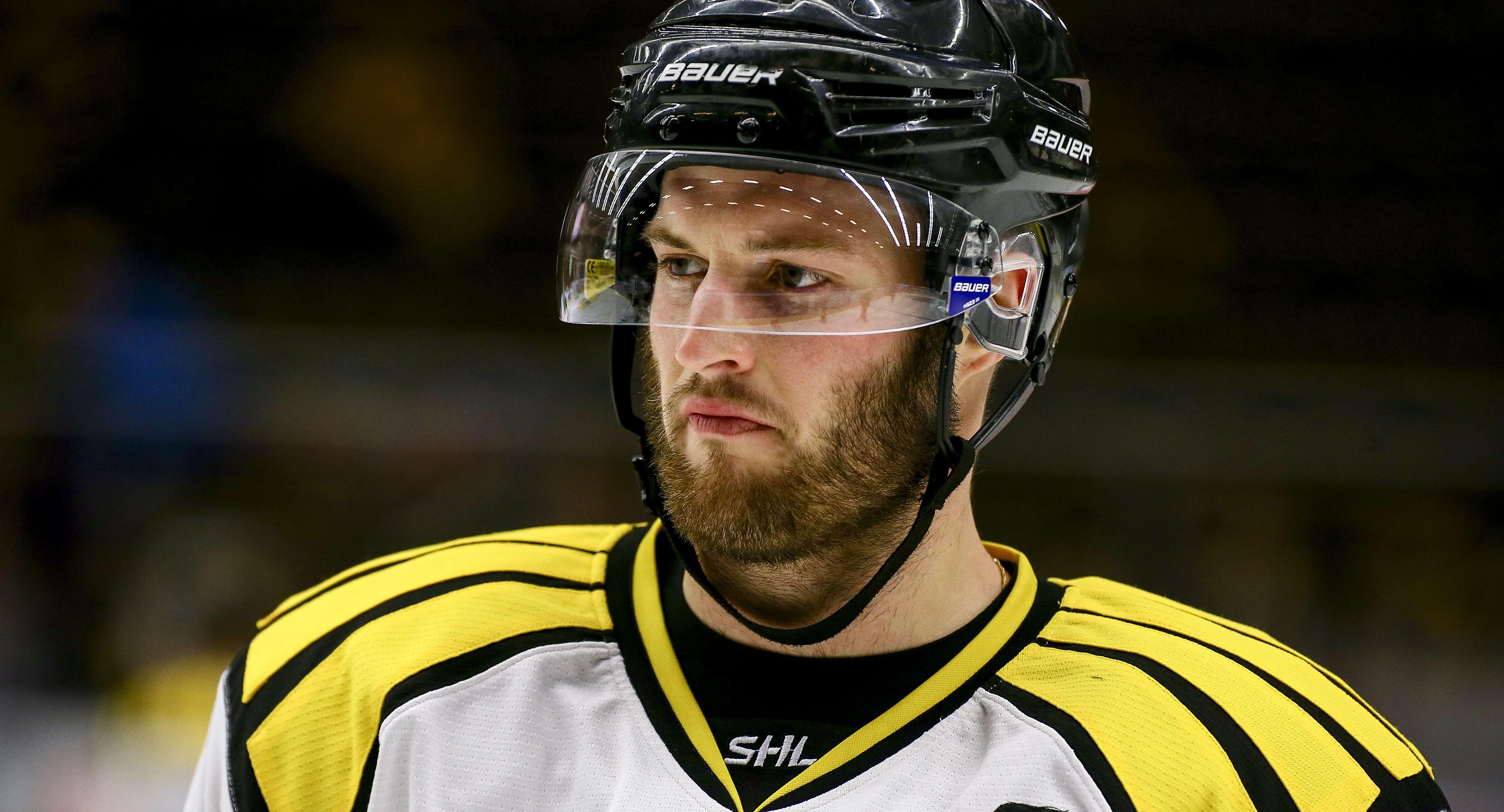 KHL-backen är sugen på spel i SHL-laget