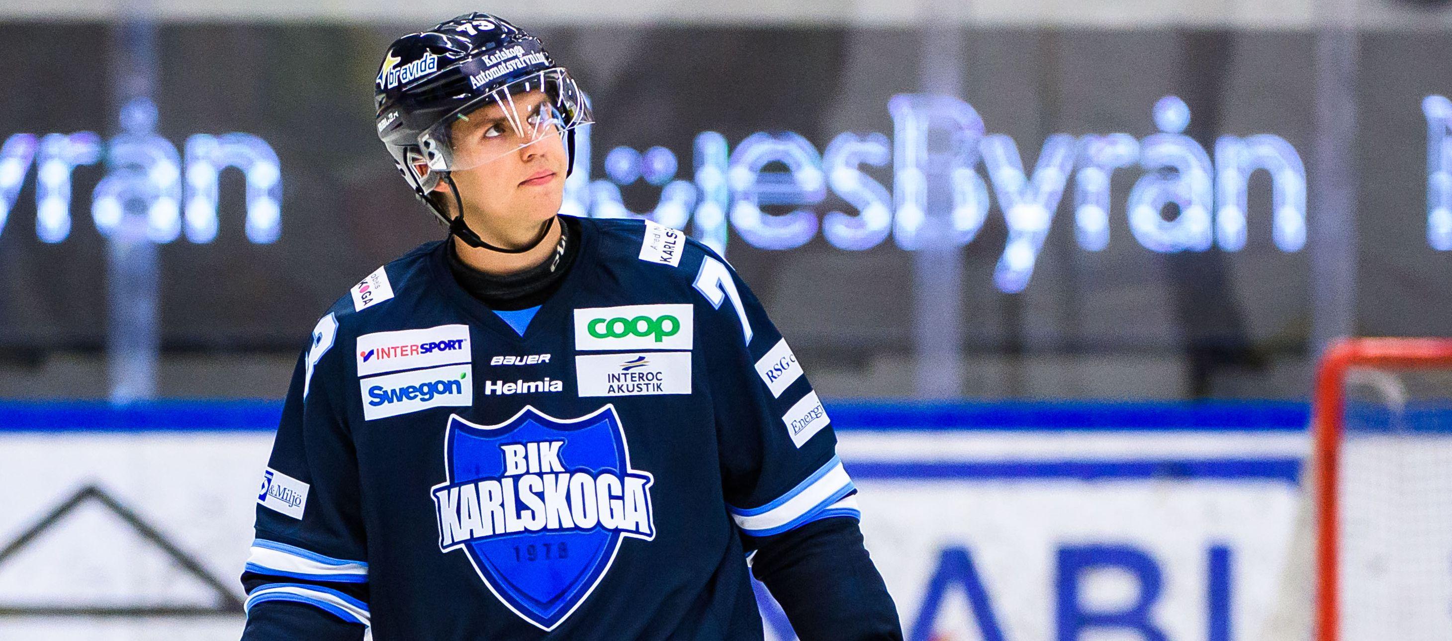 Forwarden avstängd i tre matcher