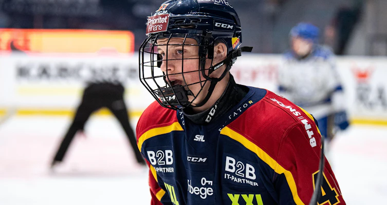 Den juniorlandslagsmeriterade svensken är klar SHL-spel