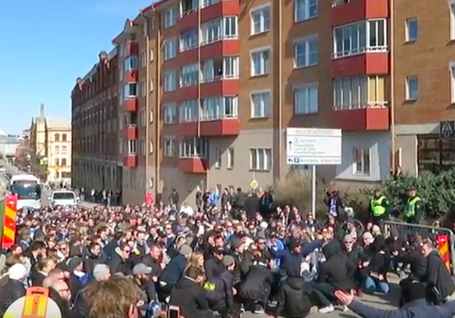 VIDEO: Peking Fanz marsch till hemmapremiären