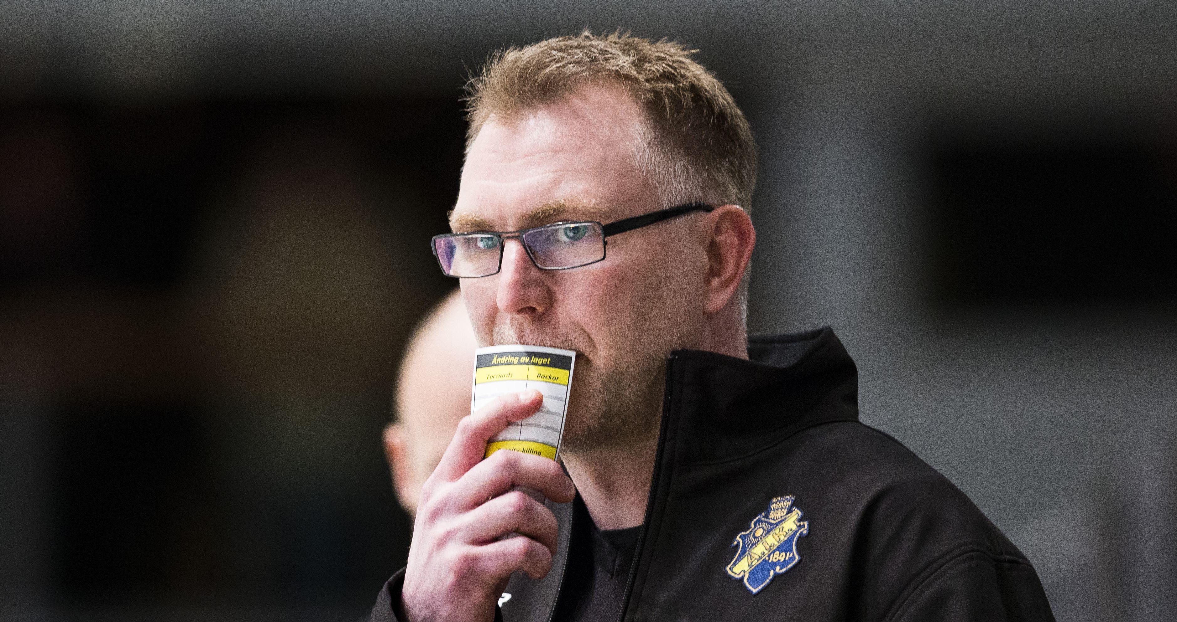 Peter Nordström slutar som tränare i Hockeyettan-laget