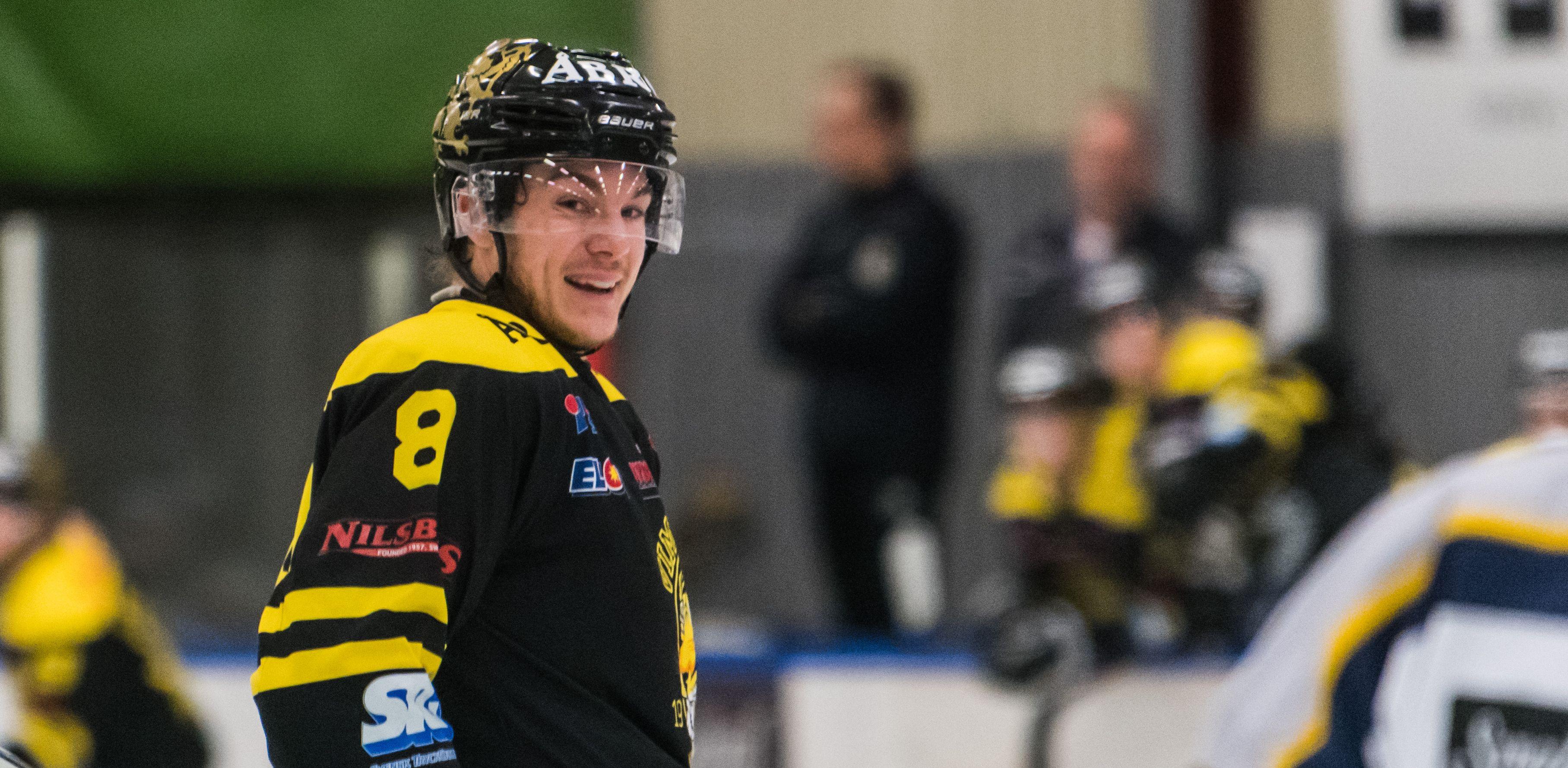 Robin Höglund återvänder till Hockeyettan