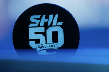 SHL puck Foto Jonas Ljungdahl