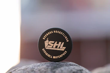 SHL puck