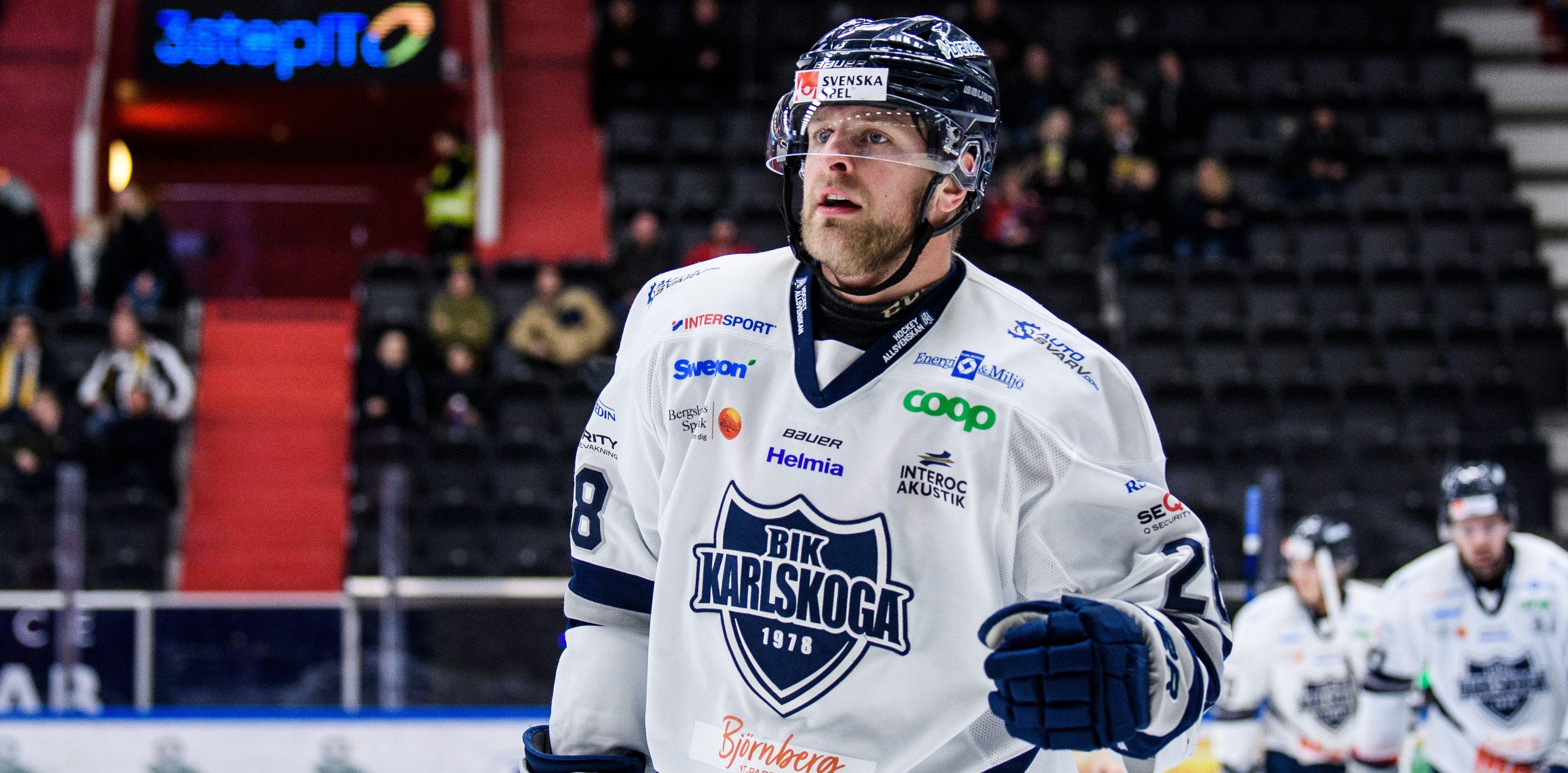 Besked om forwarden med drygt 300 allsvenska matcher på meritlistan