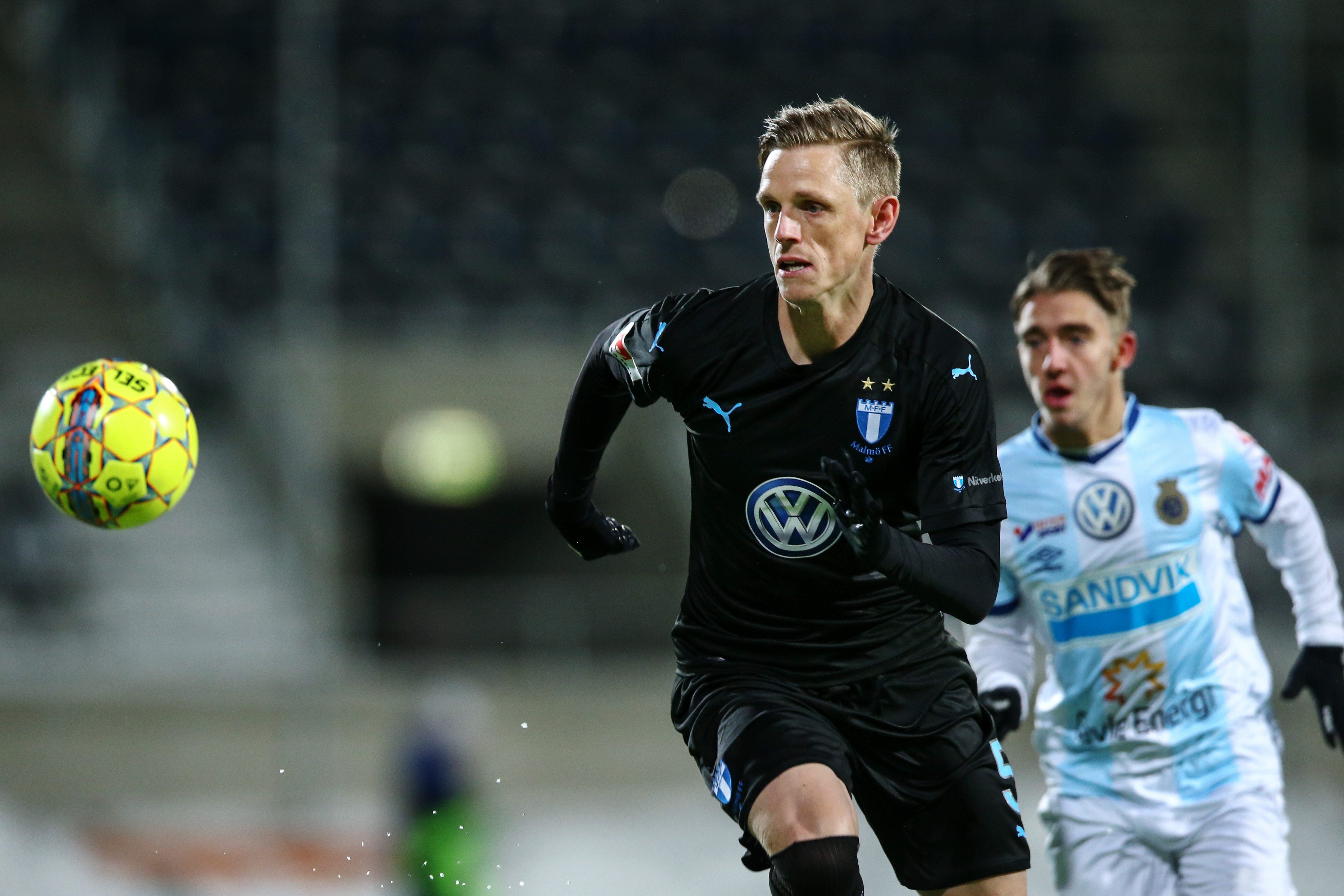 Mittfältaren hoppas på Östersund