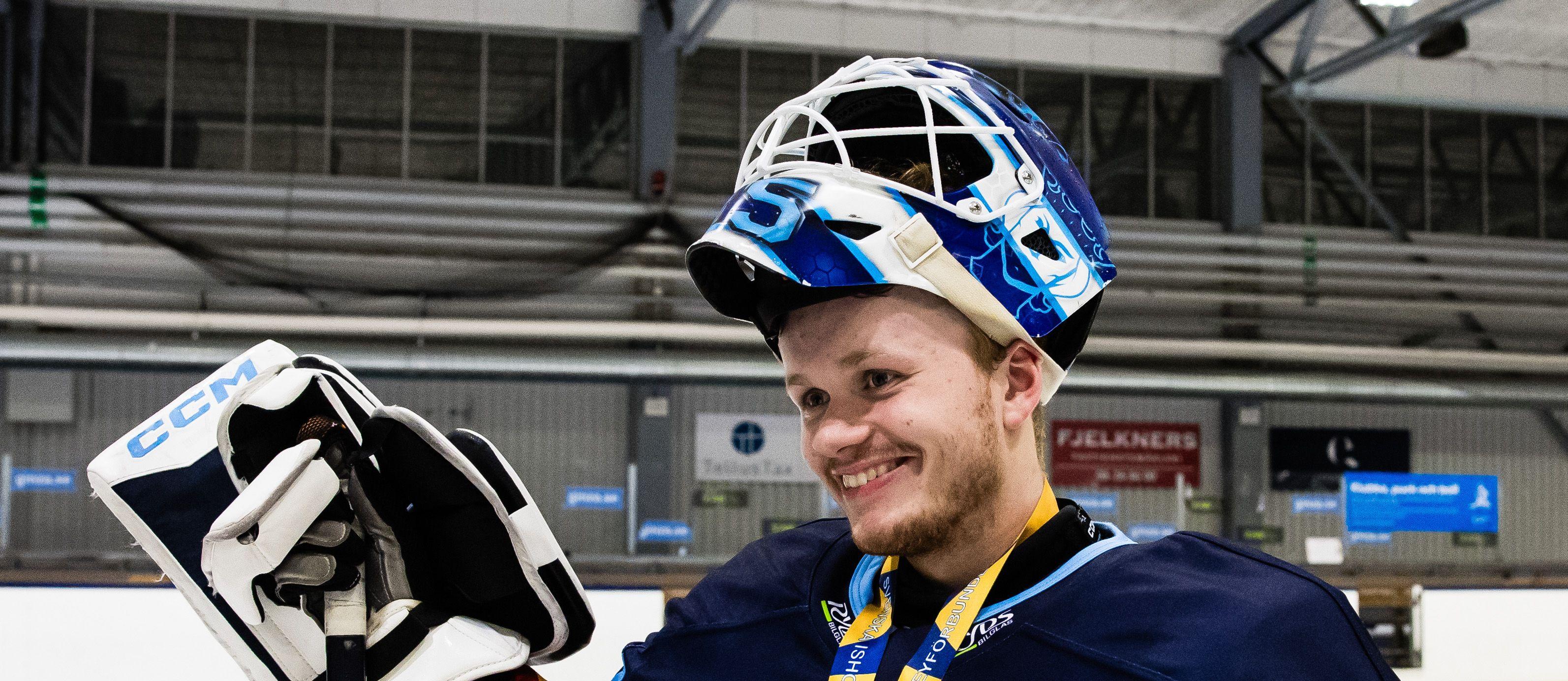 Vita Hästen-spelaren hamnar i HockeyAllsvenskan