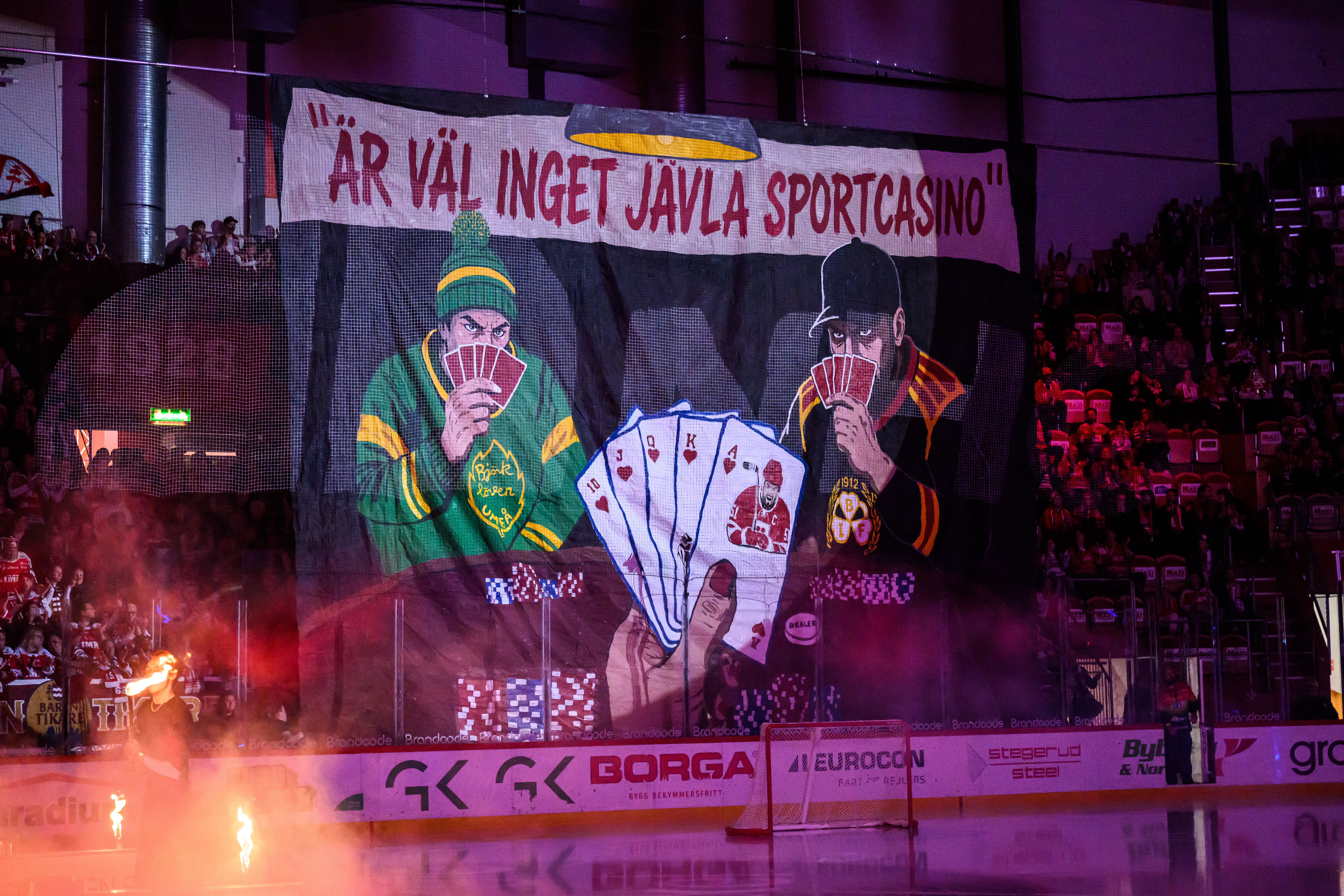 Spelet bakom Timrås premiär-tifo - "Är väl inget jävla sportcasino"