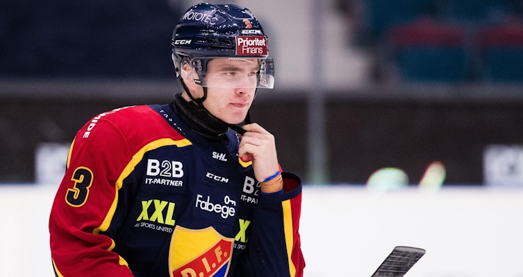 Backen avstängd i tre matcher