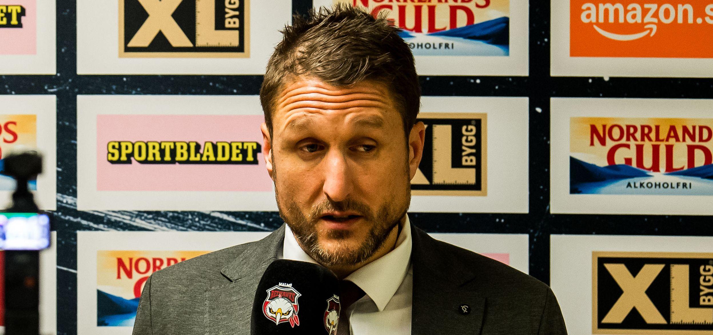 Succétränaren blir kvar till våren 2029