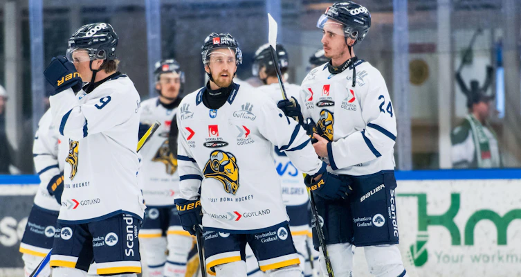 En kväll i dur för Visby/Roma - är tre segrar från en plats i HockeyAllsvenskan