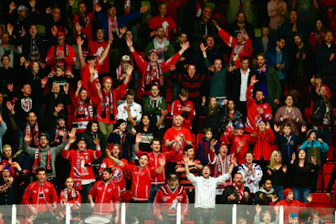 Vita Hasten supportrar