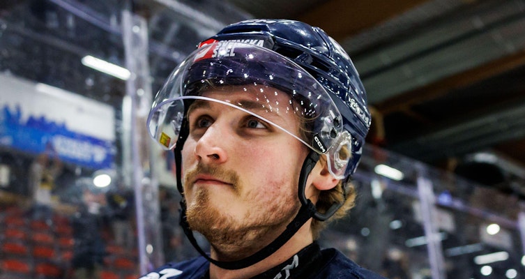 Succéforwarden uppges inte hamna i SHL nästa säsong