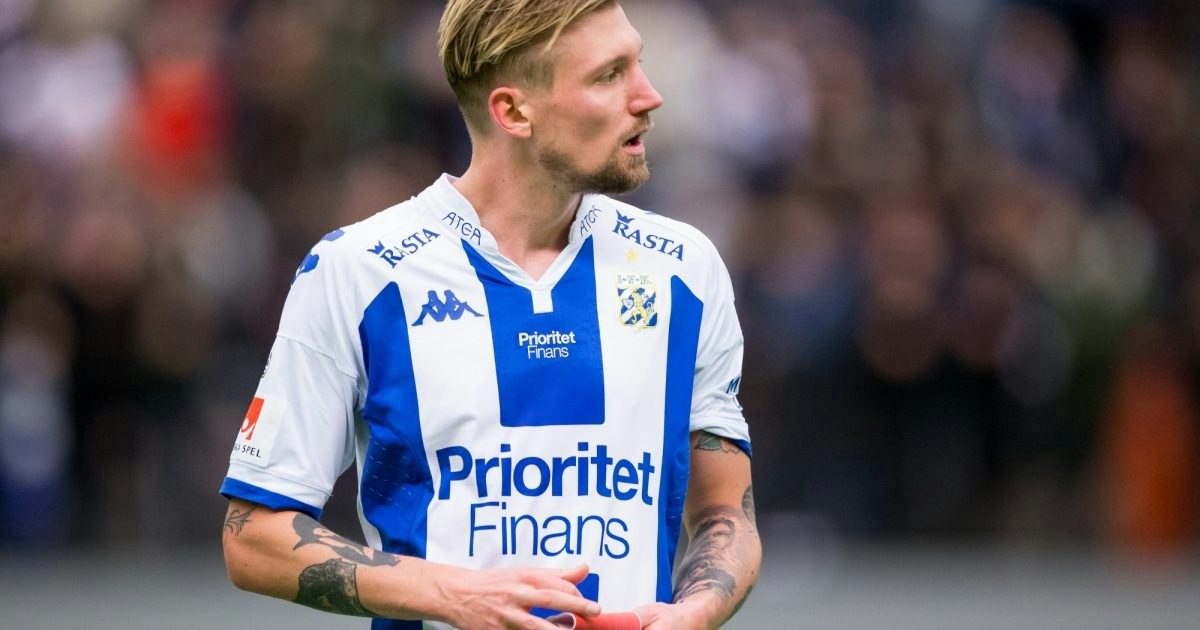 Uppgifter: Sebastian Eriksson på väg bort från IFK Göteborg