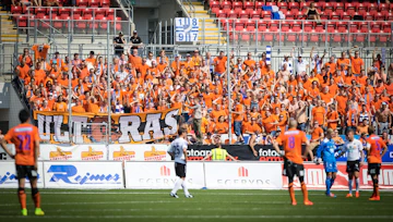 Orangea vaggen IFK Norrkoping i Orebro